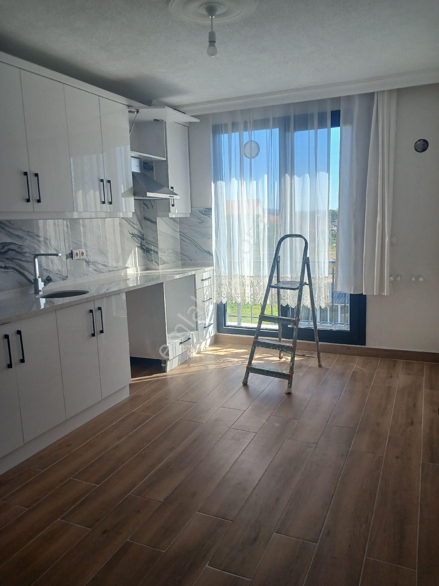 Altınova Da 100 M2 Ayrı Mutfaklı Kiralık Daire - Görsel 4