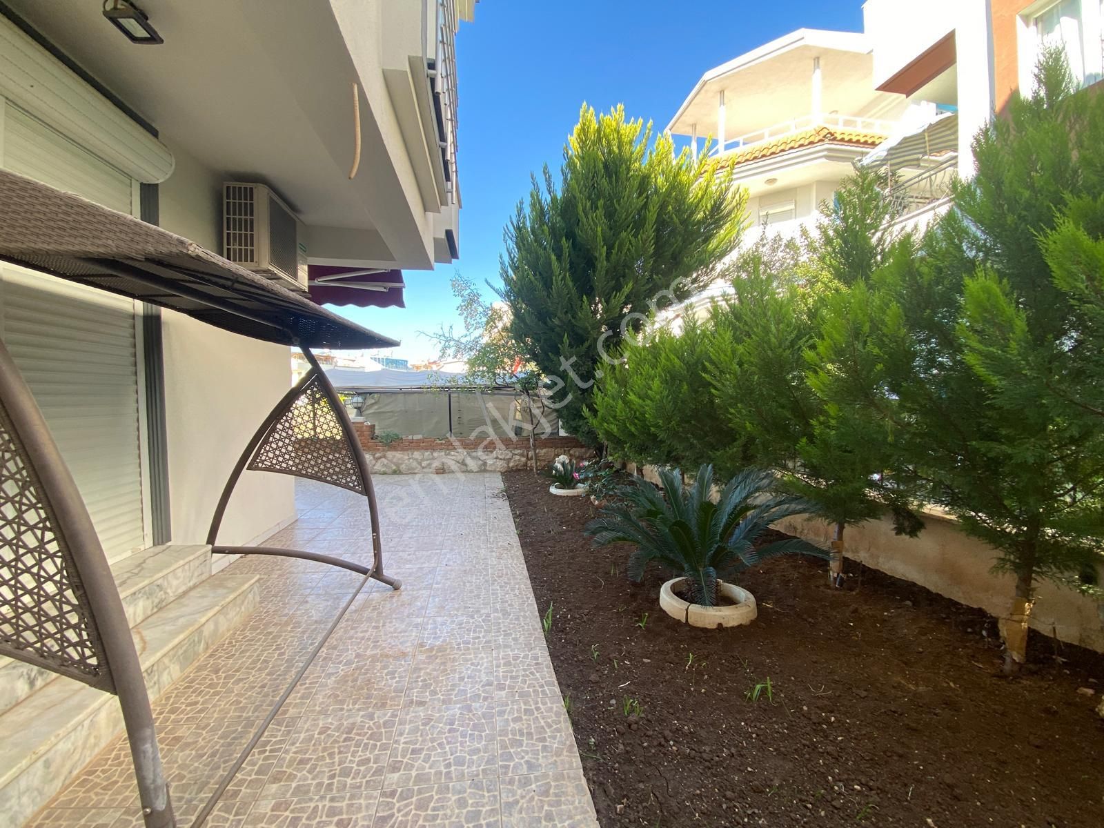 Didim Efeler Mahallesinde 4+1 Açık Mutfak Bahçeli Tripleks Villa - Görsel 8