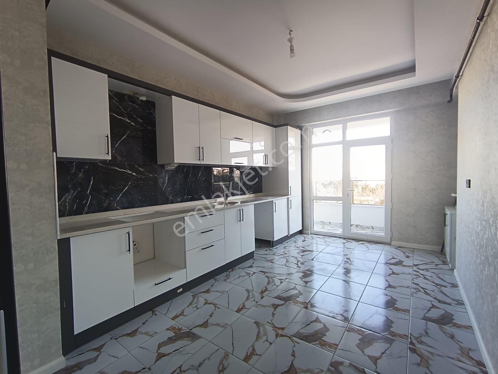 Meram Tıp'a Yakın Hocacihan Hanaybaşı’nda 3,5+1 Geniş Sıfır Satılık Daireler