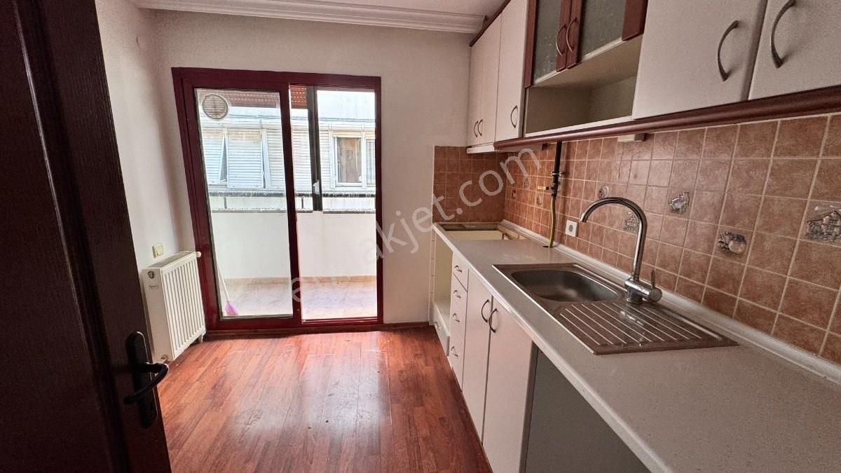 Alsancak Mimarsinan Mhde Üç Cepheli Asansörlü Satılık 3+1 Daire - Görsel 10