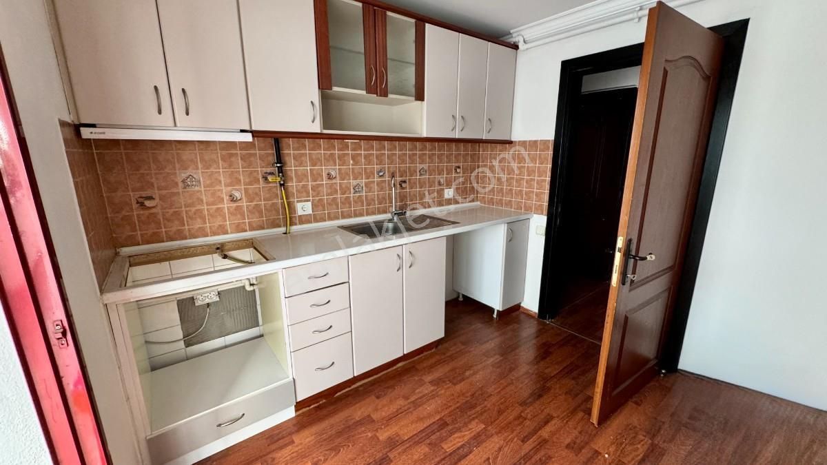 Alsancak Mimarsinan Mhde Üç Cepheli Asansörlü Satılık 3+1 Daire - Görsel 11