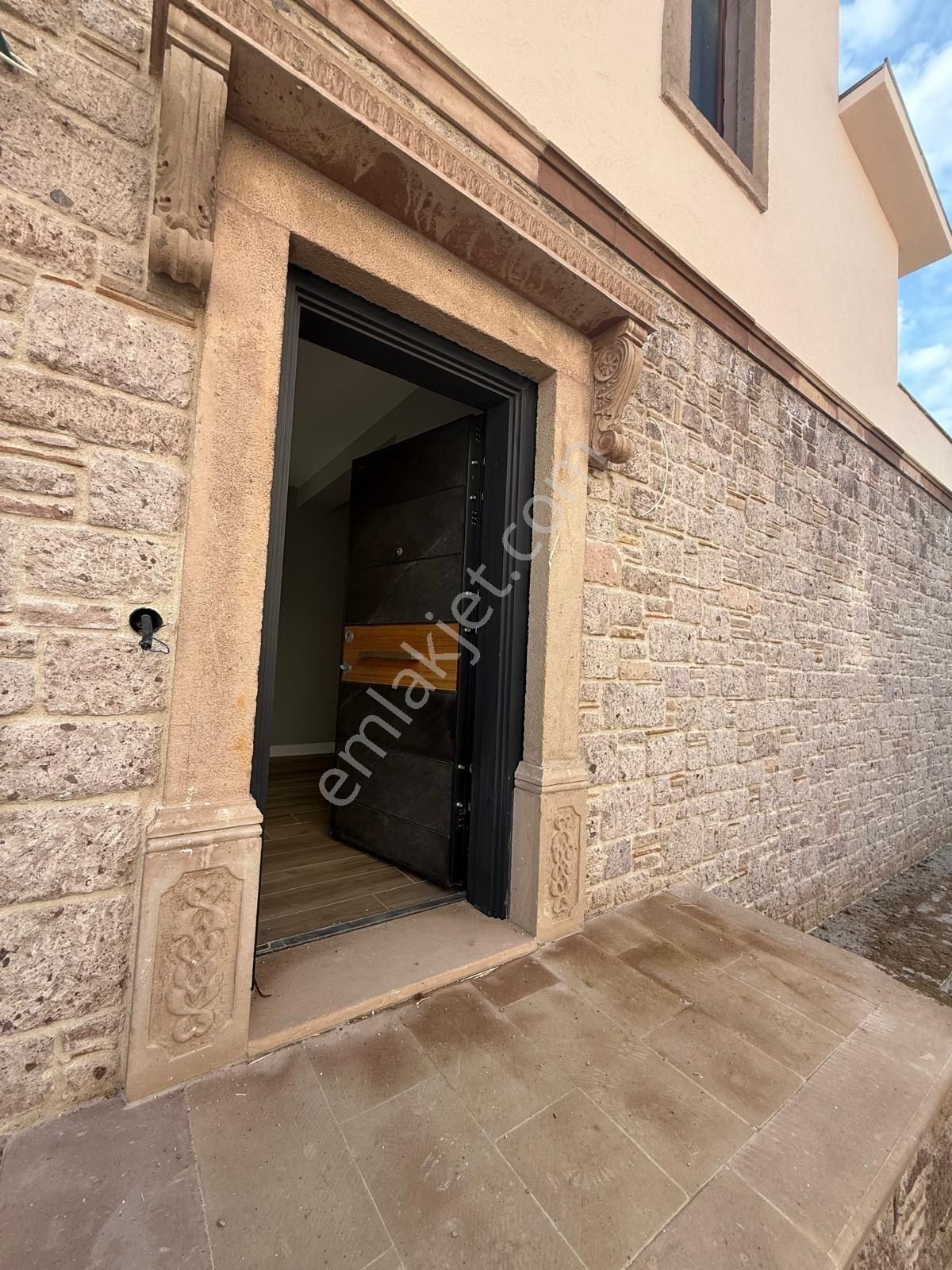 Saadet Korkmaz Emlak'tan Cumhuriyet'de Satılık 4+1 Müstakil Konsept - Görsel 2