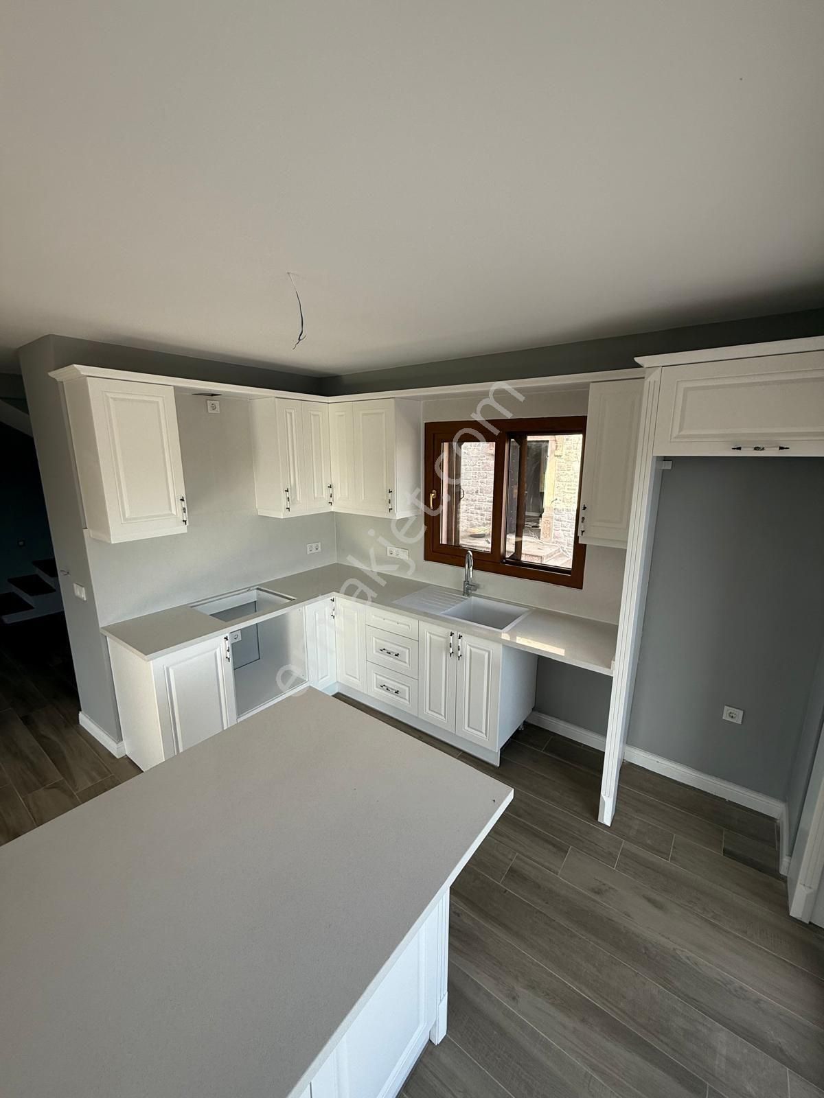 Saadet Korkmaz Emlak'tan Cumhuriyet'de Satılık 4+1 Müstakil Konsept - Görsel 11