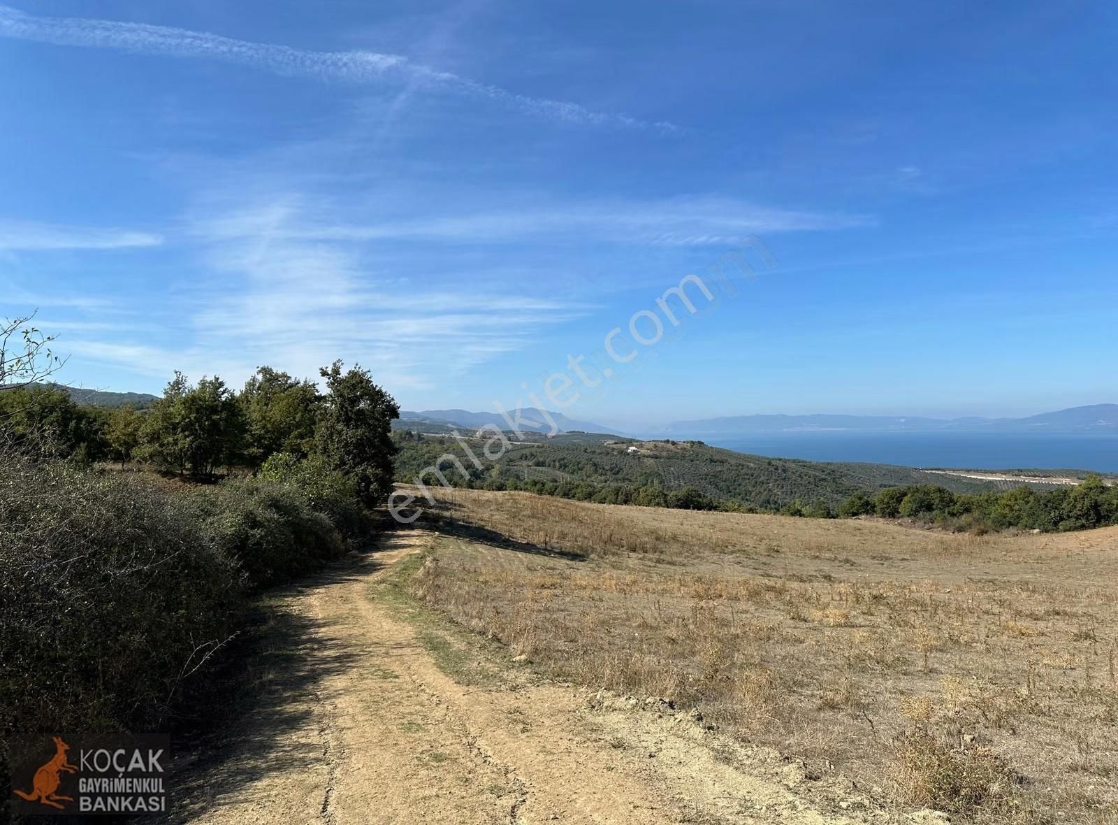 Derbent Mahallesinde 2.350m2 Satılık Göl Manzaralı Arazi - Görsel 10