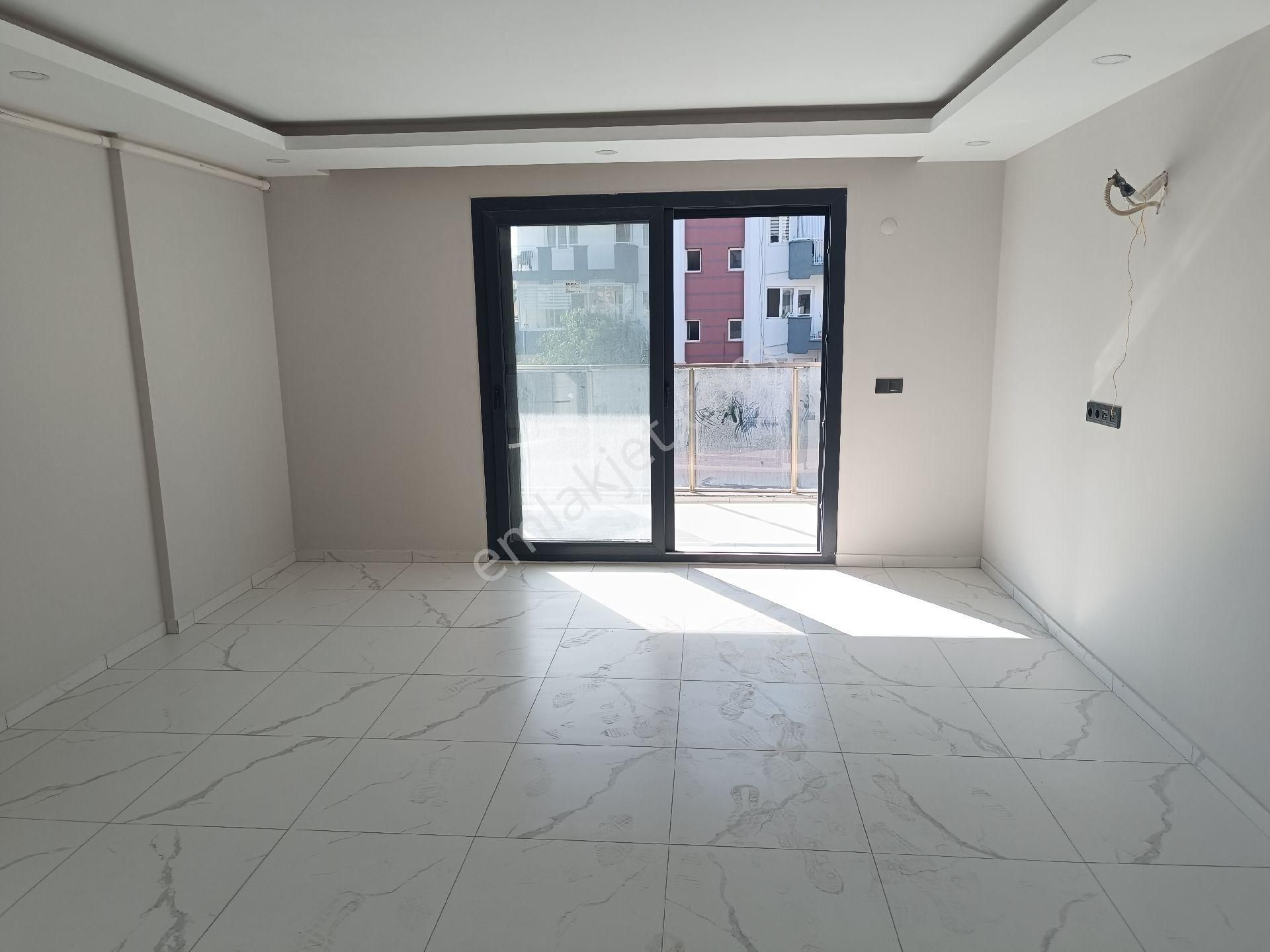 Kuşadası Merkeze Yakın Havuzlu Kapalı Otaparkli Arakat 2+1 Ebeveyn Banyolu - Görsel 29