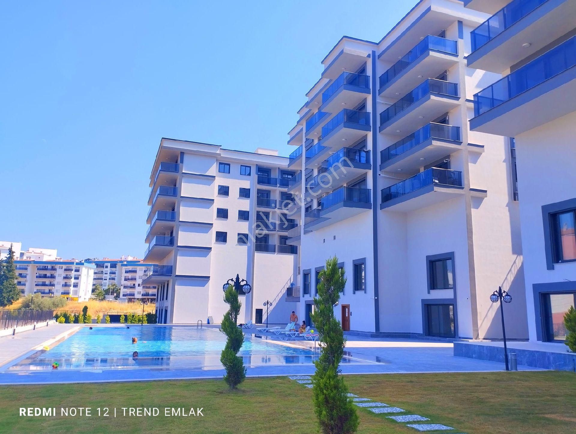 Kuşadası Merkeze Yakın Havuzlu Kapalı Otaparkli Arakat 2+1 Ebeveyn Banyolu - Görsel 12