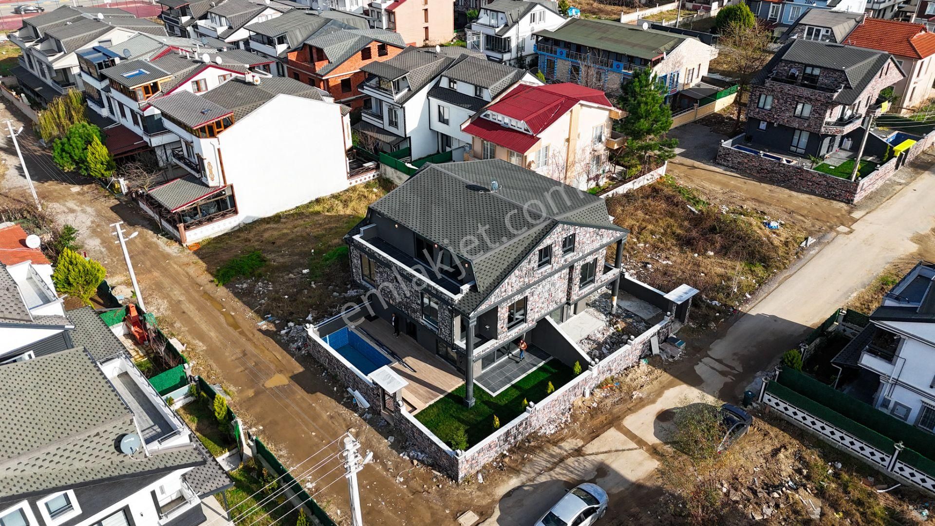 Kocaali’de Geniş Metrekareli 4+1 Müstakil Havuzlu Villa - Görsel 12