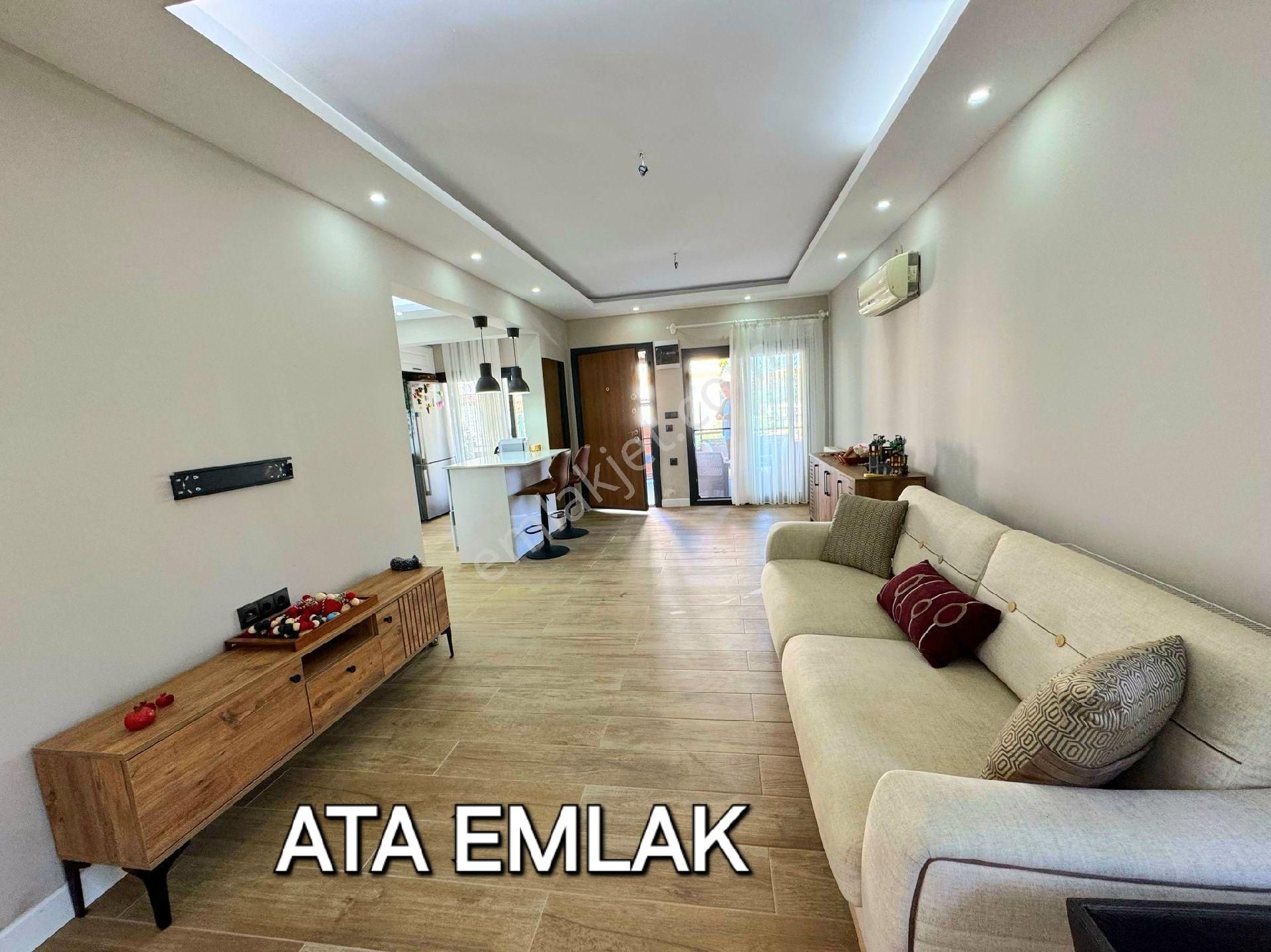 Kuşadasında Plaja Yakın Havuzlu Sitede 4+1 Tek Müstakil Bahçeli Villa - Görsel 10