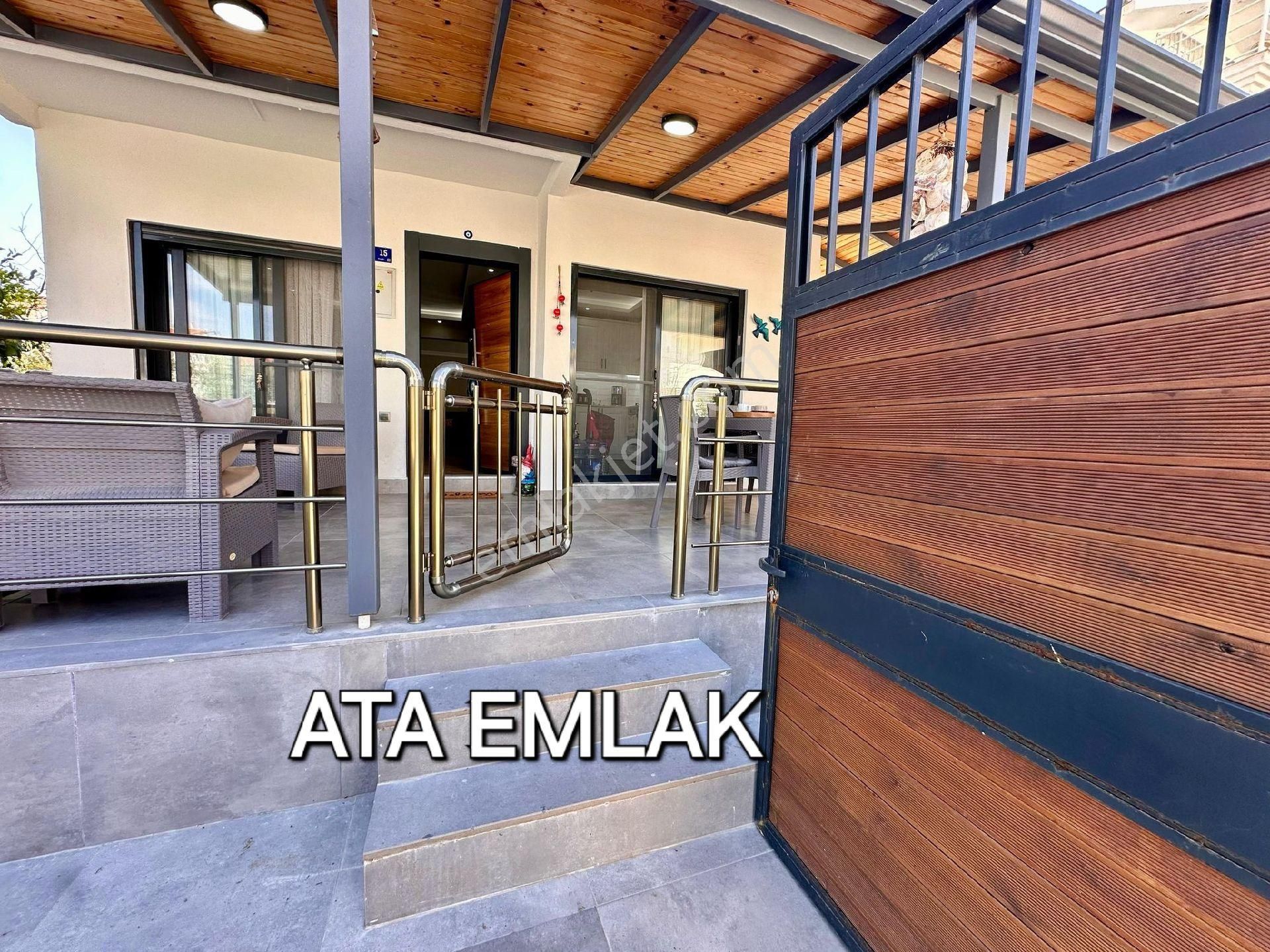 Kuşadasında Plaja Yakın Havuzlu Sitede 4+1 Tek Müstakil Bahçeli Villa - Görsel 27