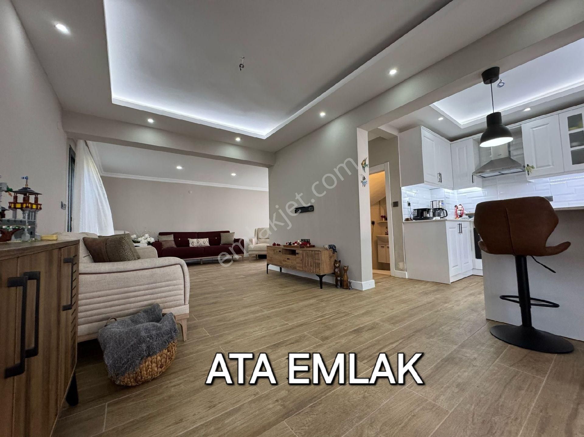 Kuşadasında Plaja Yakın Havuzlu Sitede 4+1 Tek Müstakil Bahçeli Villa - Görsel 19