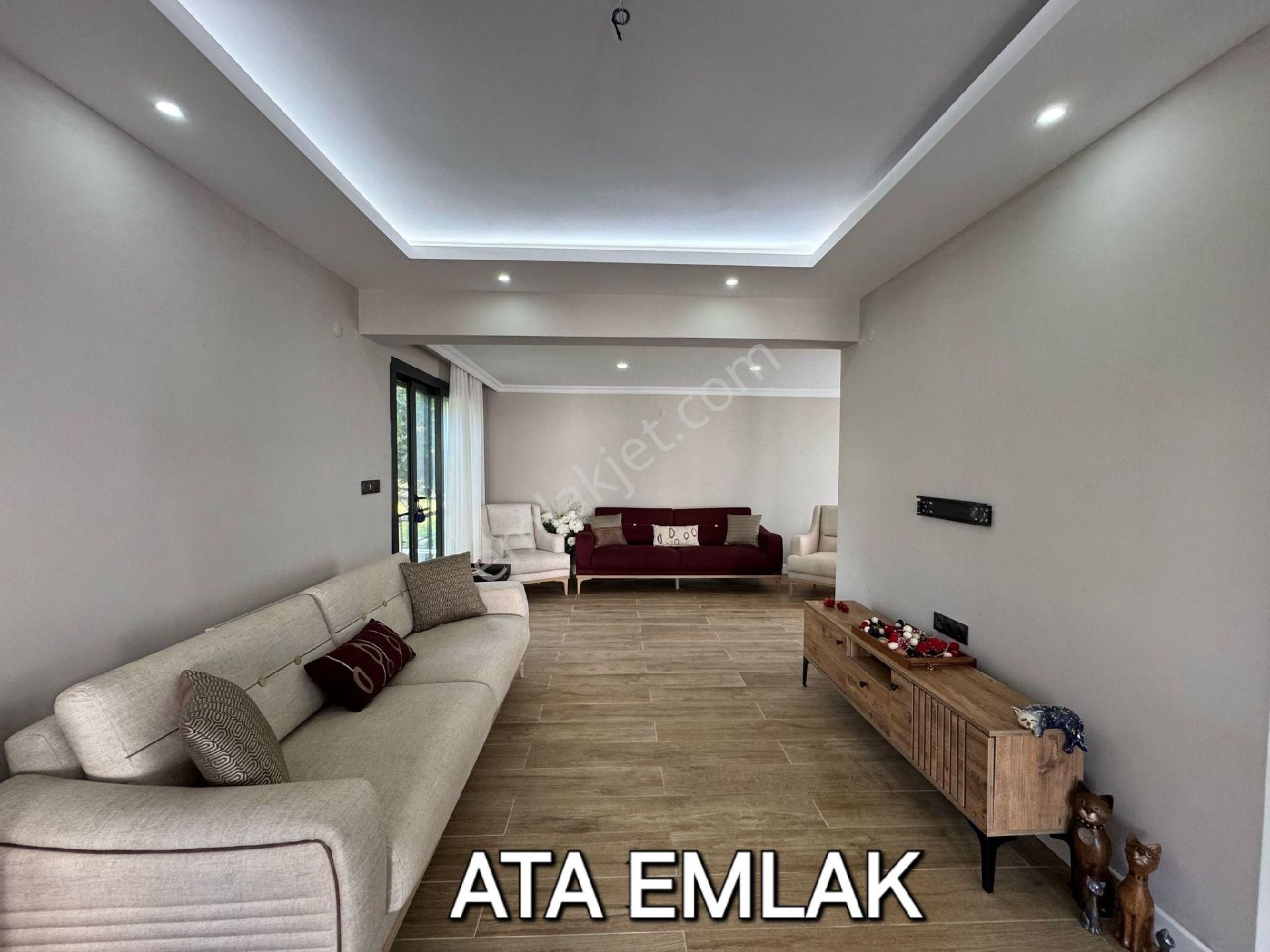 Kuşadasında Plaja Yakın Havuzlu Sitede 4+1 Tek Müstakil Bahçeli Villa - Görsel 14