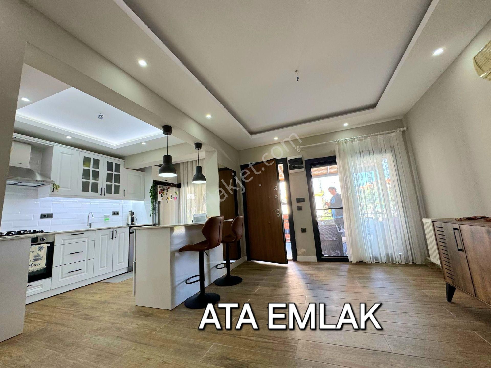 Kuşadasında Plaja Yakın Havuzlu Sitede 4+1 Tek Müstakil Bahçeli Villa - Görsel 13