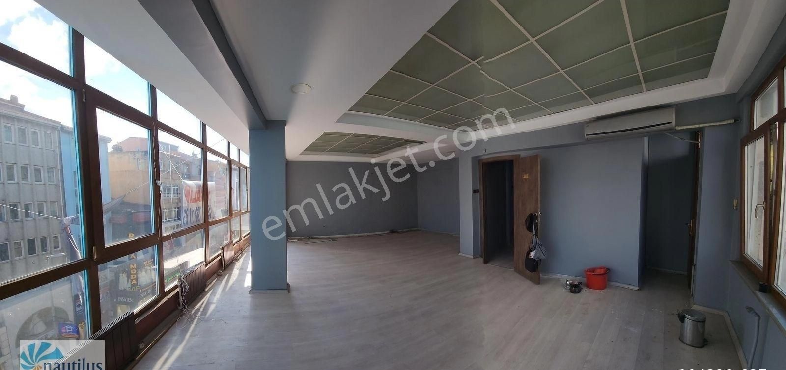 Kadıköy Rasimpaşa Merkez Cadde Üzeri Kiralık Daire