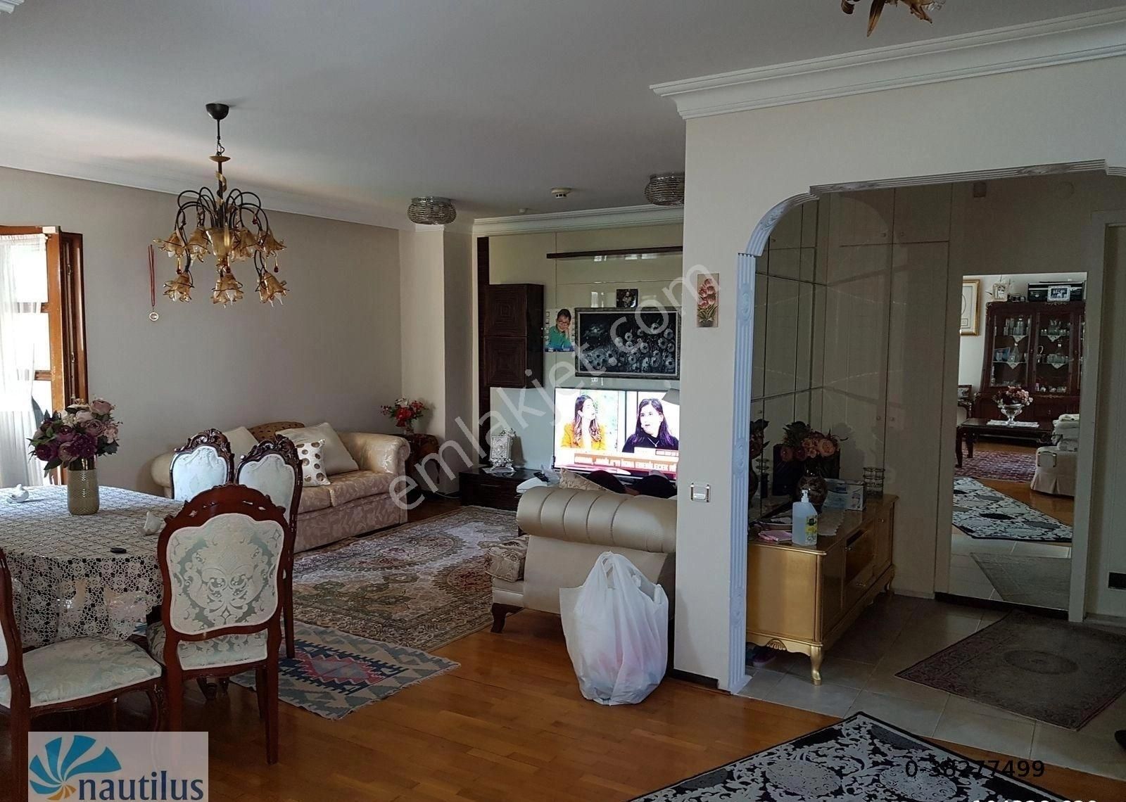 Bahçeşehir Badem Villa Tadilatlı 4+2 Satılık - Görsel 21