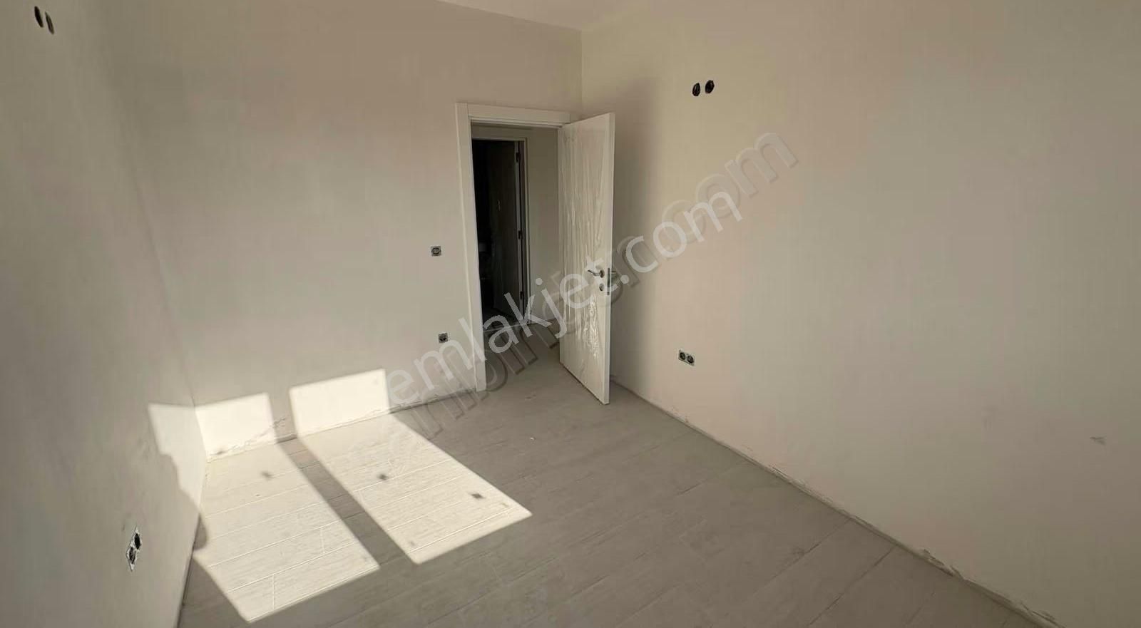 Bayraklı Manavkuyuda Manzaralı 3+1 Daire Kapalı Mutfak - Görsel 6