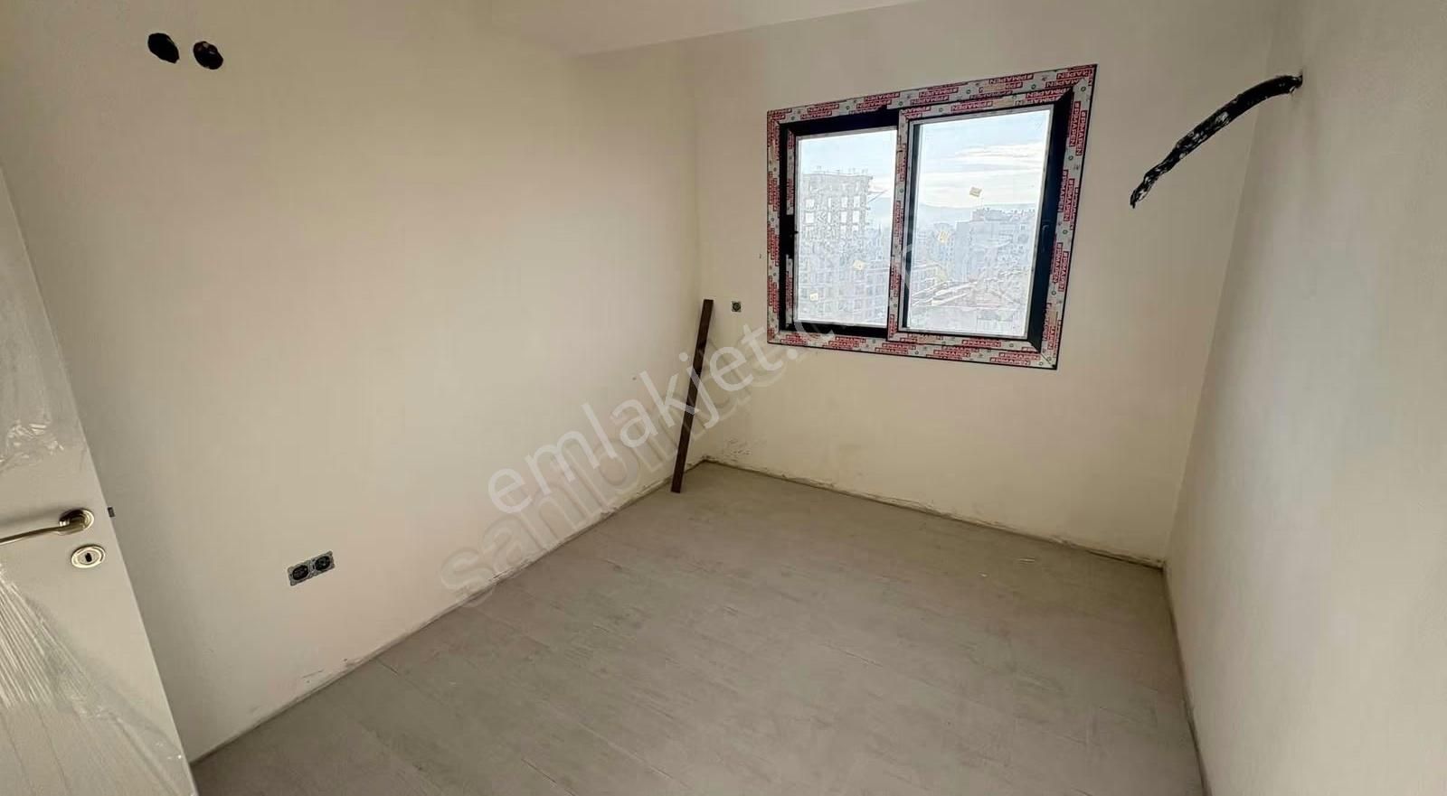 Bayraklı Manavkuyuda Manzaralı 3+1 Daire Kapalı Mutfak - Görsel 8