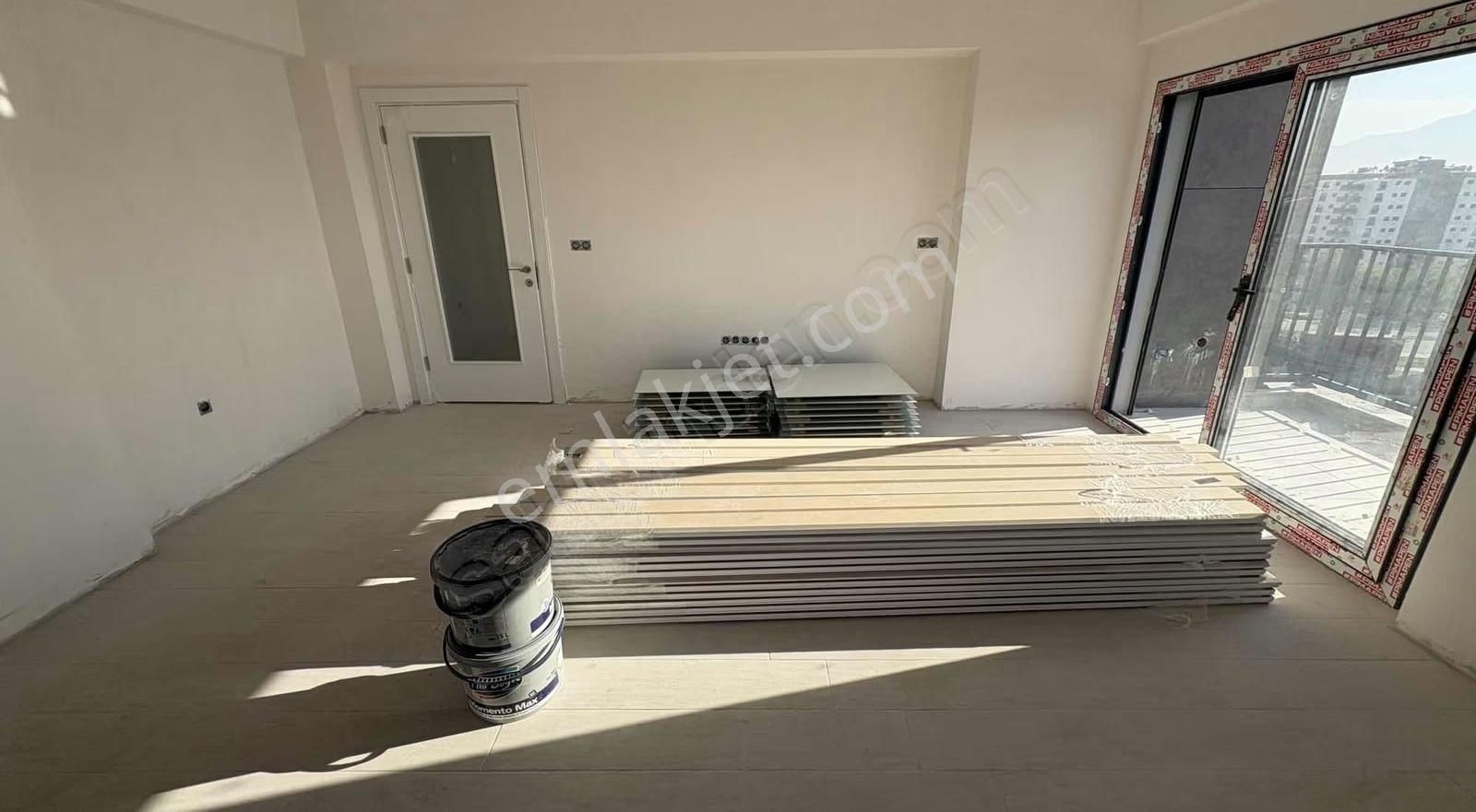 Bayraklı Manavkuyuda Manzaralı 3+1 Daire Kapalı Mutfak - Görsel 13