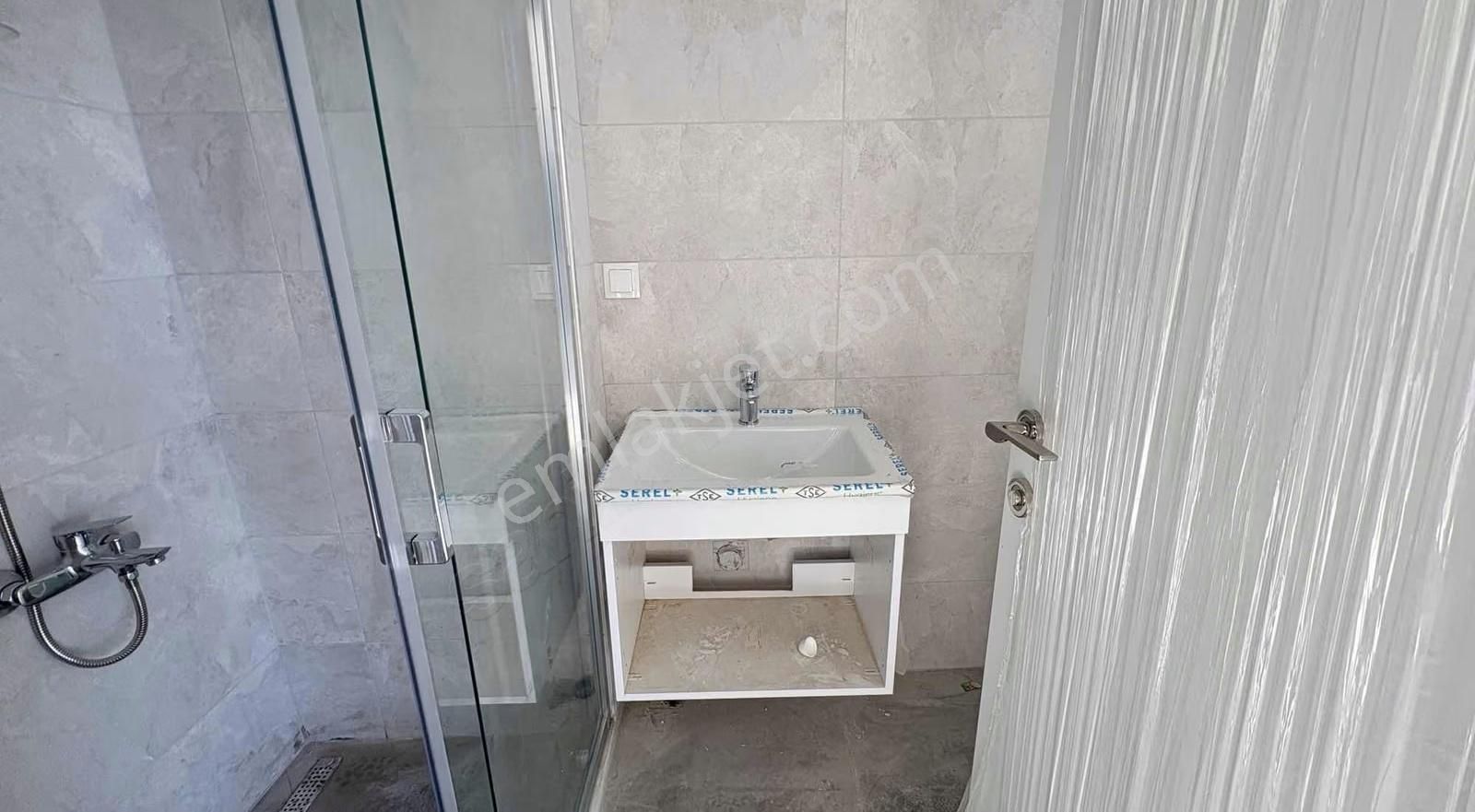 Bayraklı Manavkuyuda Manzaralı 3+1 Daire Kapalı Mutfak - Görsel 19