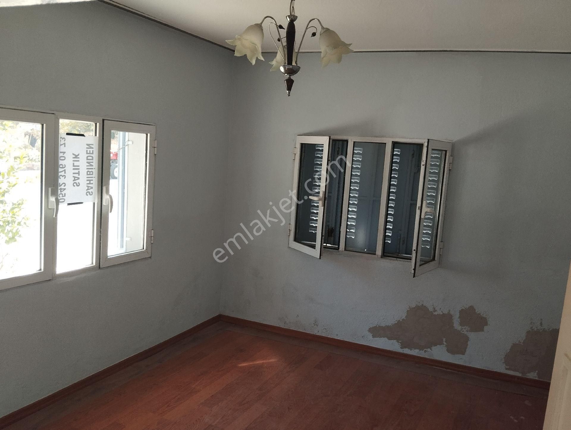 Aydın Söke Yenicami Mah Giriş Kat Müstakil 2+1 Satılık Ev