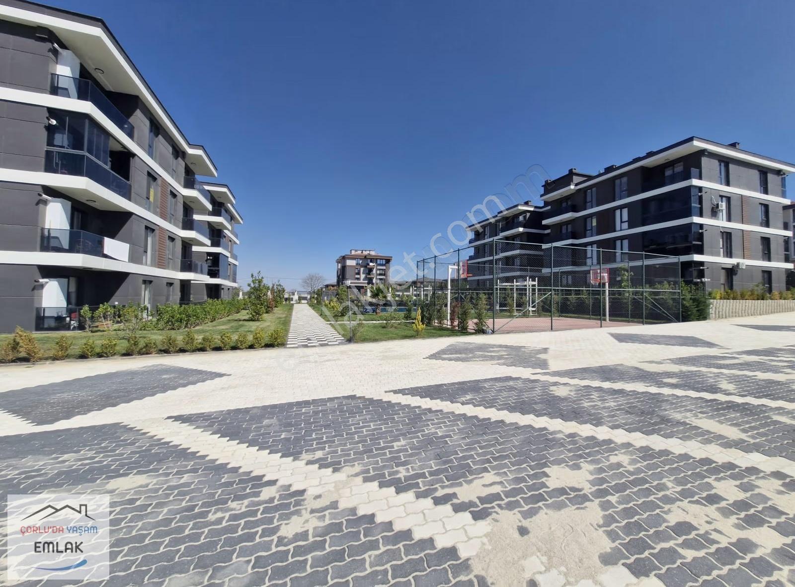 Emlaklarda Lüks Site İçerisinde Havuzlu Satılık 1+1 Daire - Görsel 14