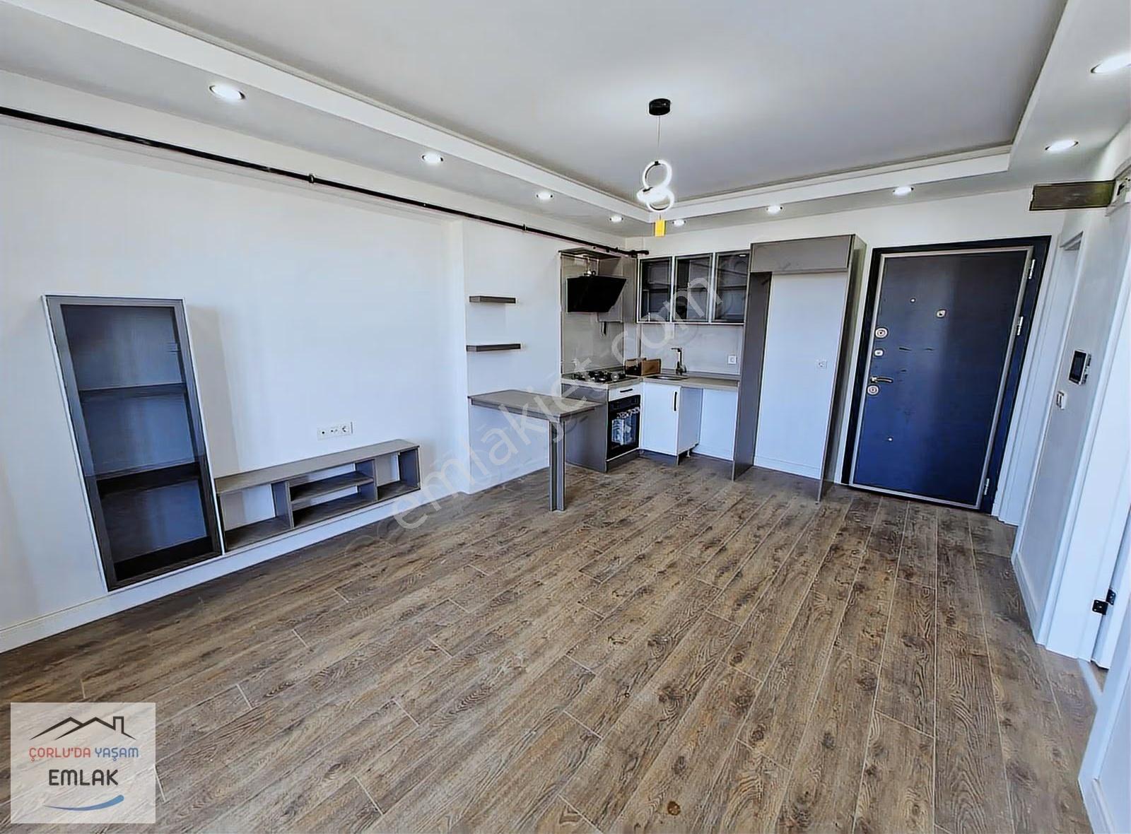 Emlaklarda Lüks Site İçerisinde Havuzlu Satılık 1+1 Daire - Görsel 6