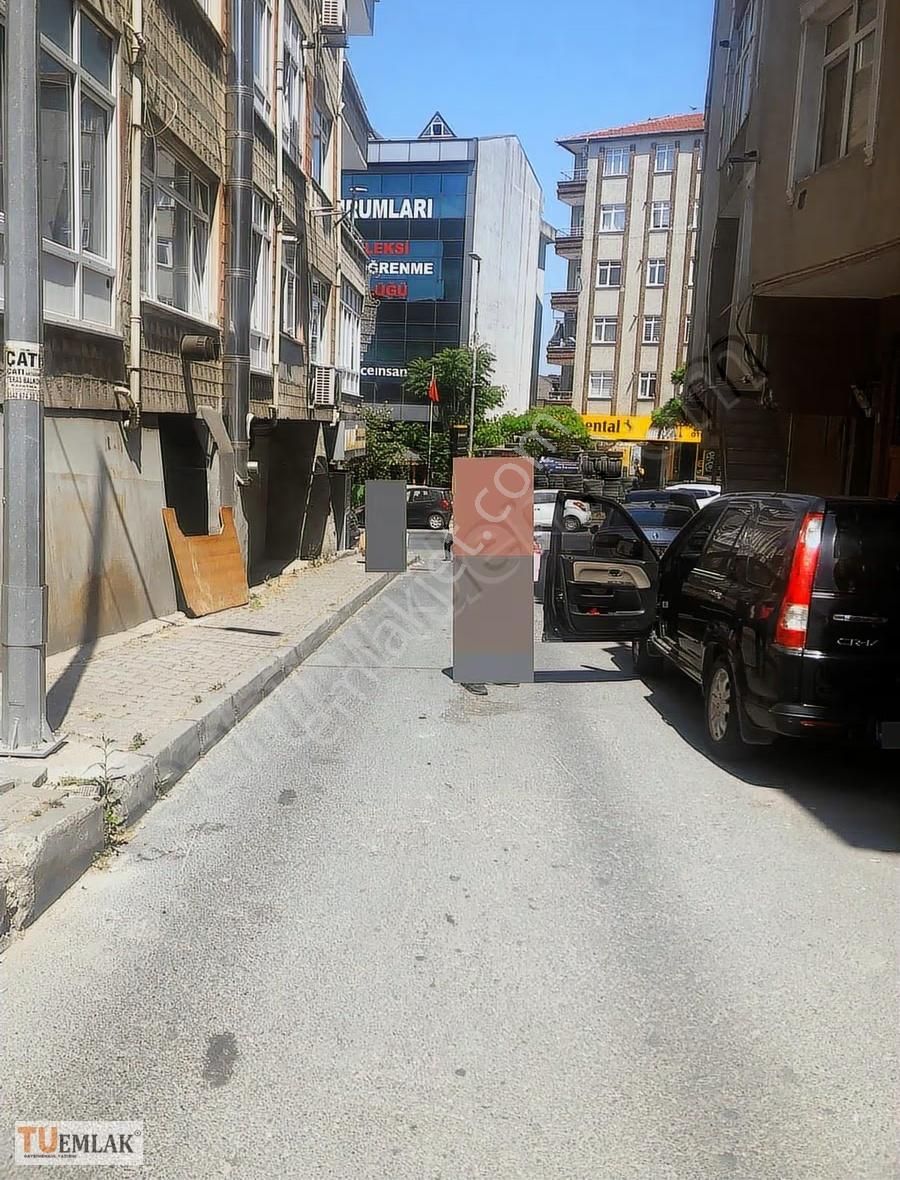 Sefaköy T.bey Mah Medipol Has Karşısı Satılık 2+1 Bahçe Kat