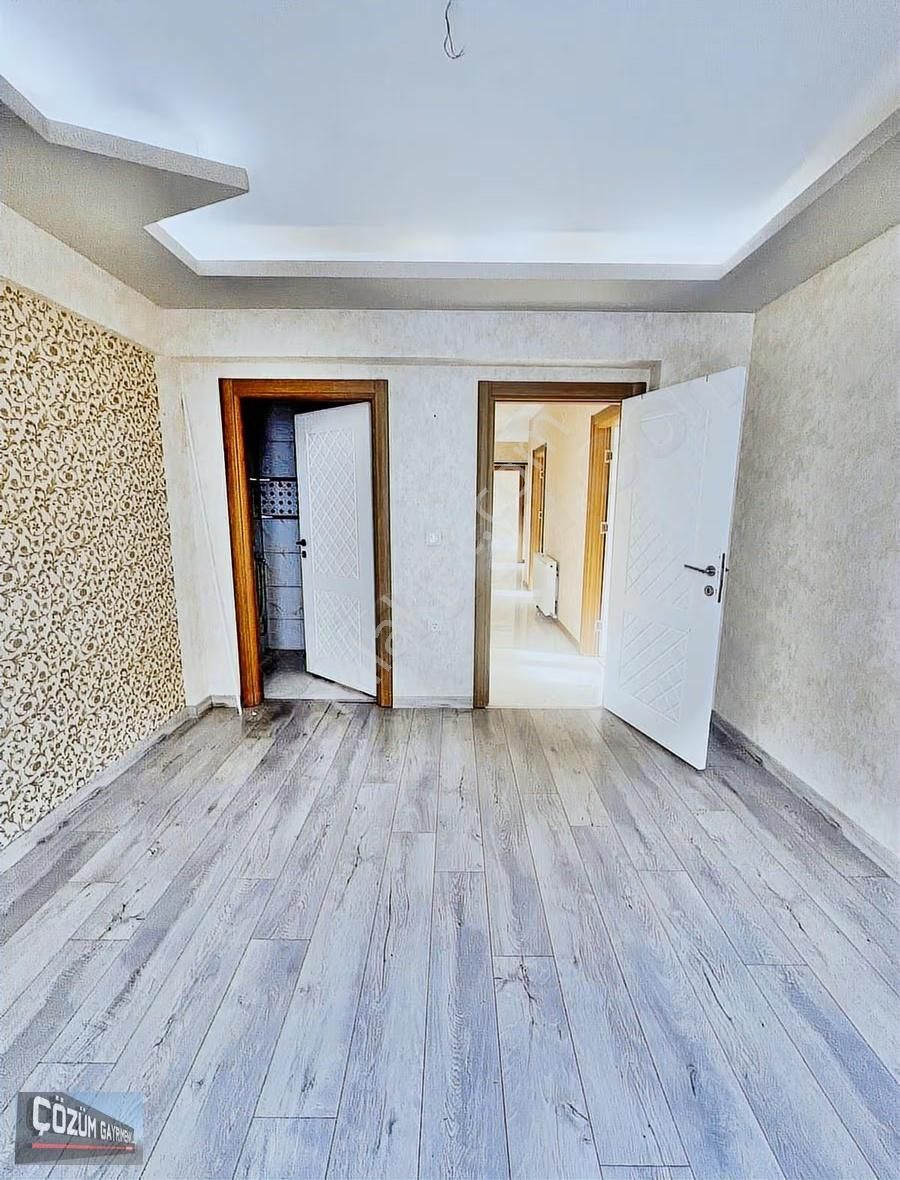 Çözüm'den Ana Caddeye Çok Yakın 3+1 Orta Kat Ön Cephe Çift Banyo - Görsel 9