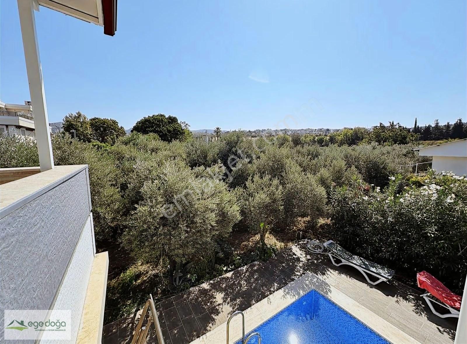 Kuşadası Karaova 1 Dönüm İçinde Özel Havuzlu Özel Mülk