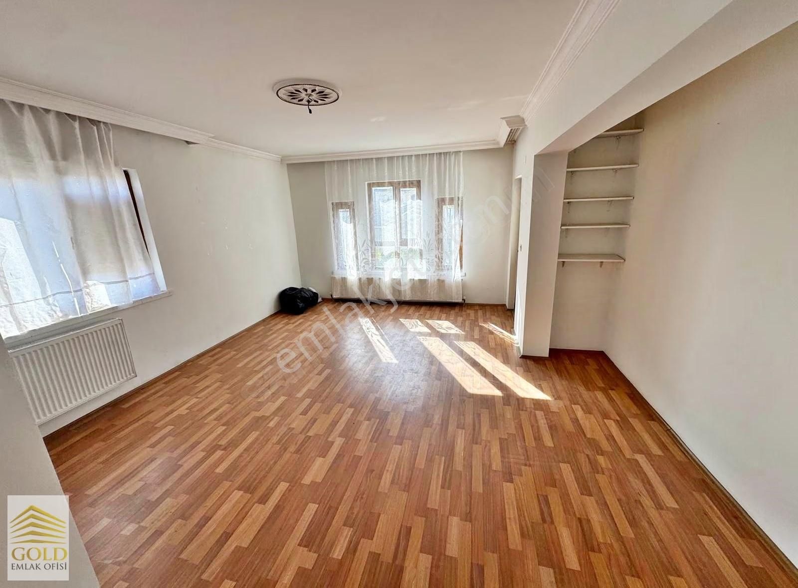 Ayvalı Kapalı Pazara Yakın Mehtap Cad 2 Bina Asansörlü 2+1 Daire - Görsel 10