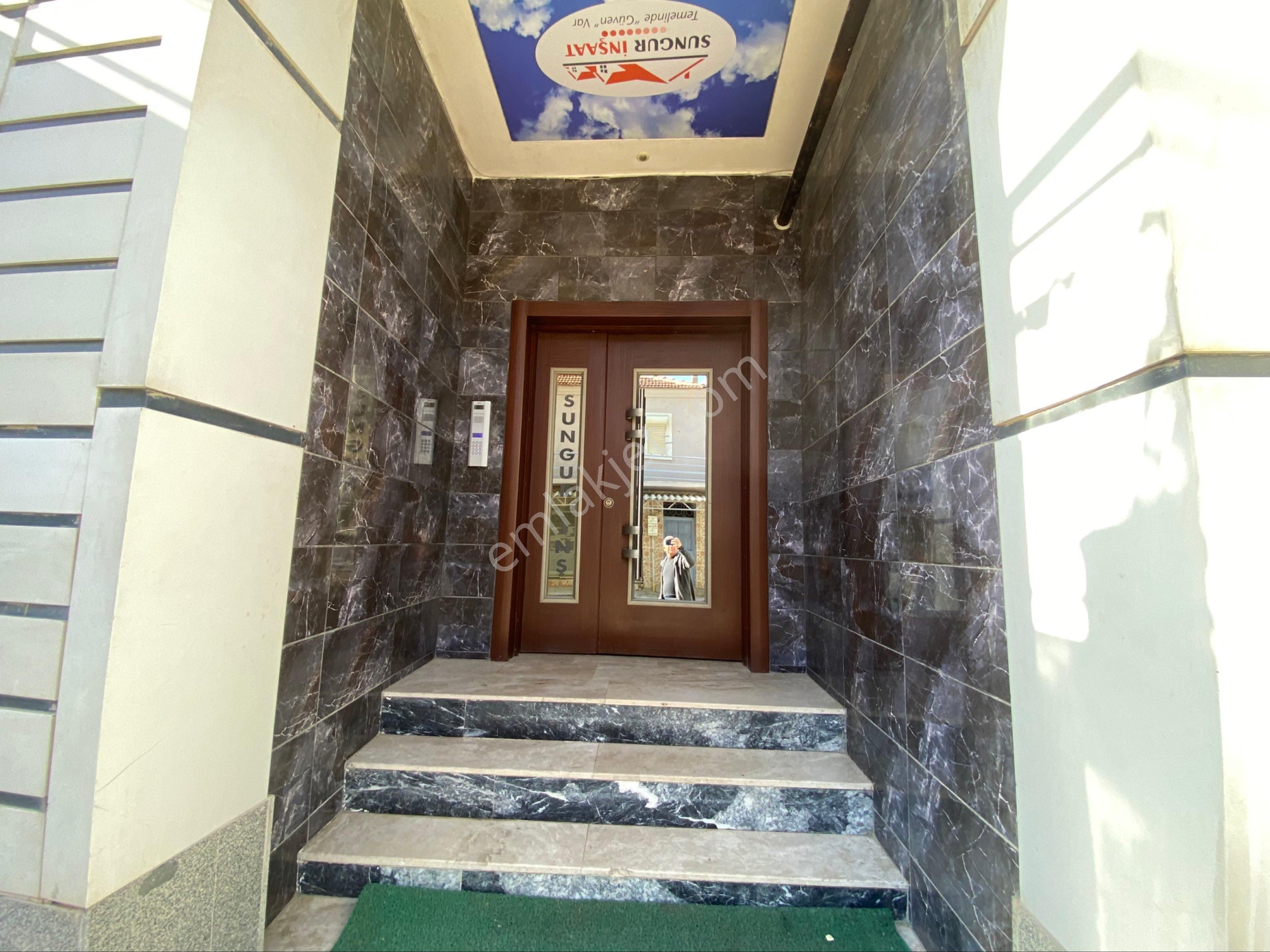 Torbalı Mah İzban Dibinde Kiralık 3+1 Ara Kat Daire - Görsel 2