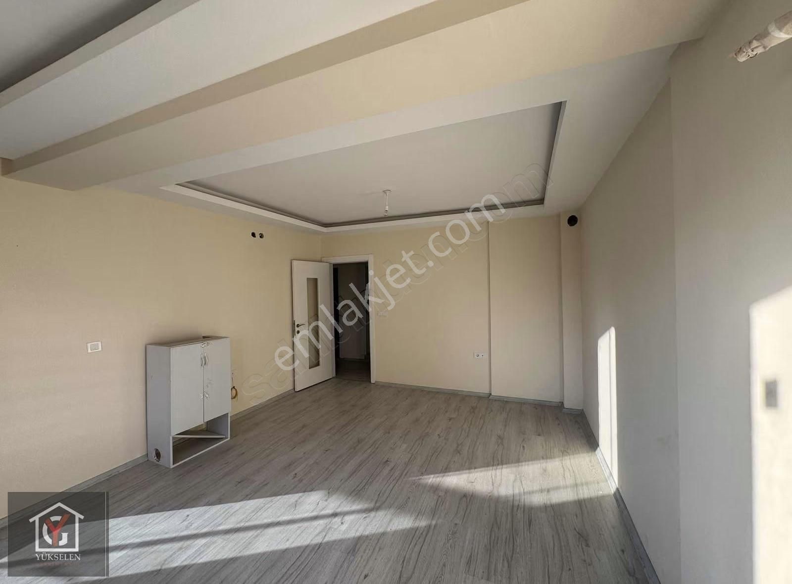 Yükselen Gayrimenkulden Yedieylülde Site İçi Ara Kat 3+1 Daire - Görsel 2