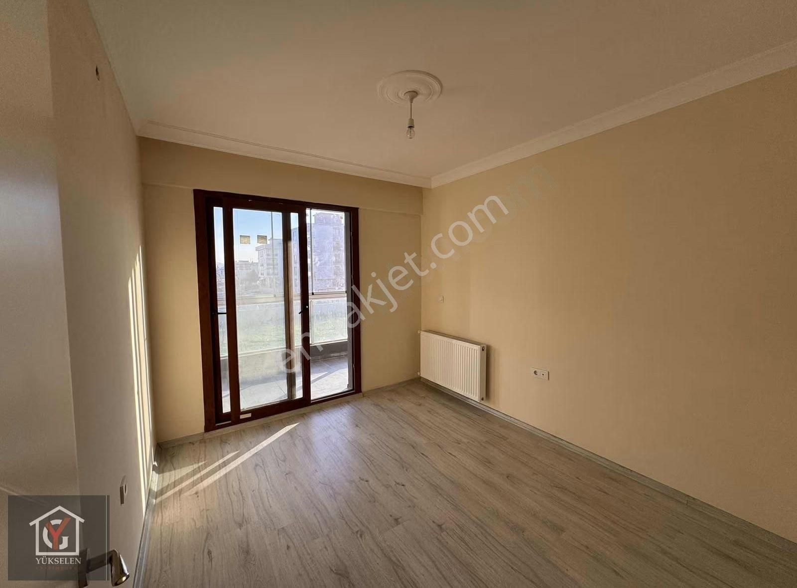 Yükselen Gayrimenkulden Yedieylülde Site İçi Ara Kat 3+1 Daire - Görsel 15