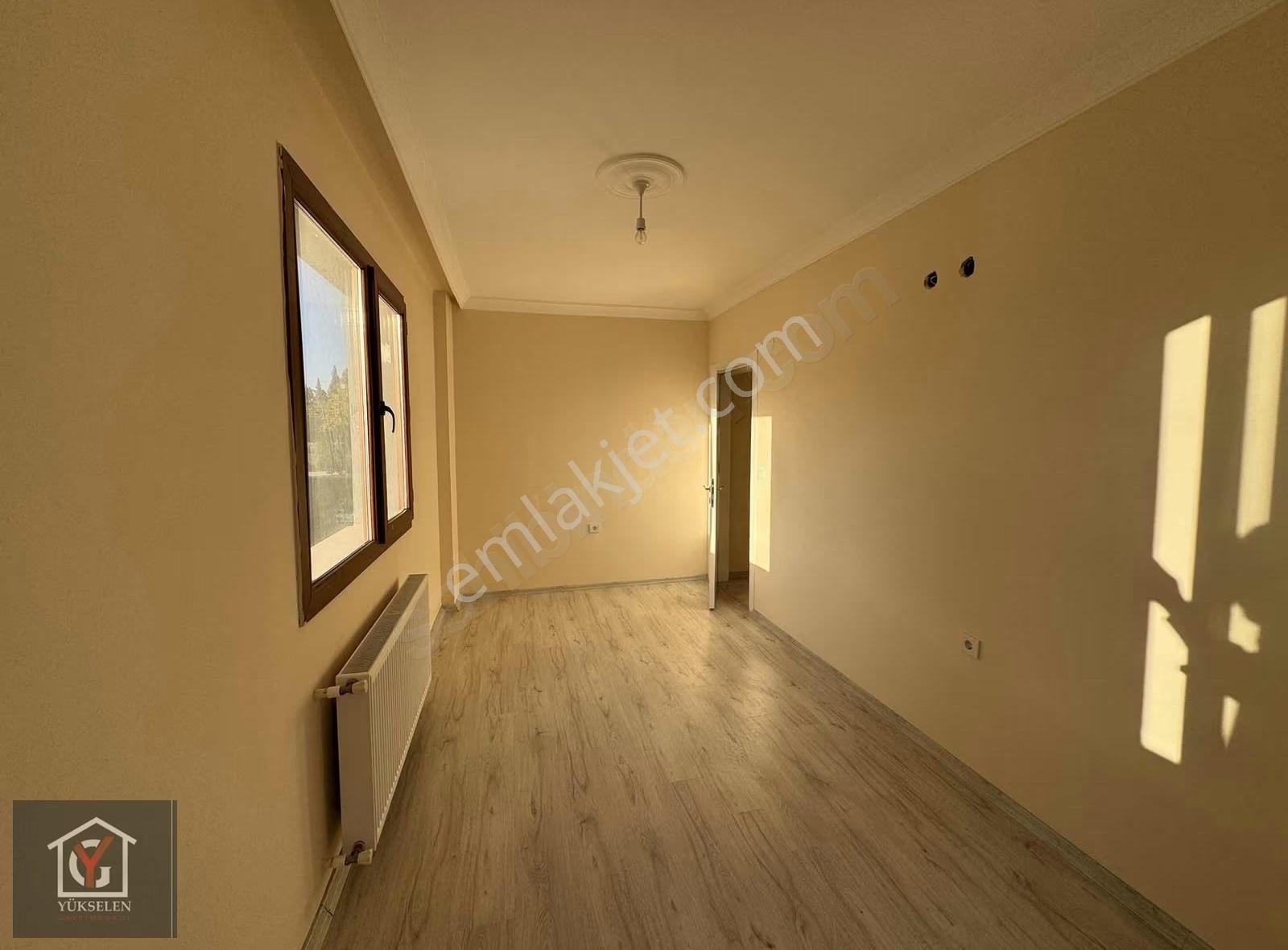 Yükselen Gayrimenkulden Yedieylülde Site İçi Ara Kat 3+1 Daire - Görsel 13