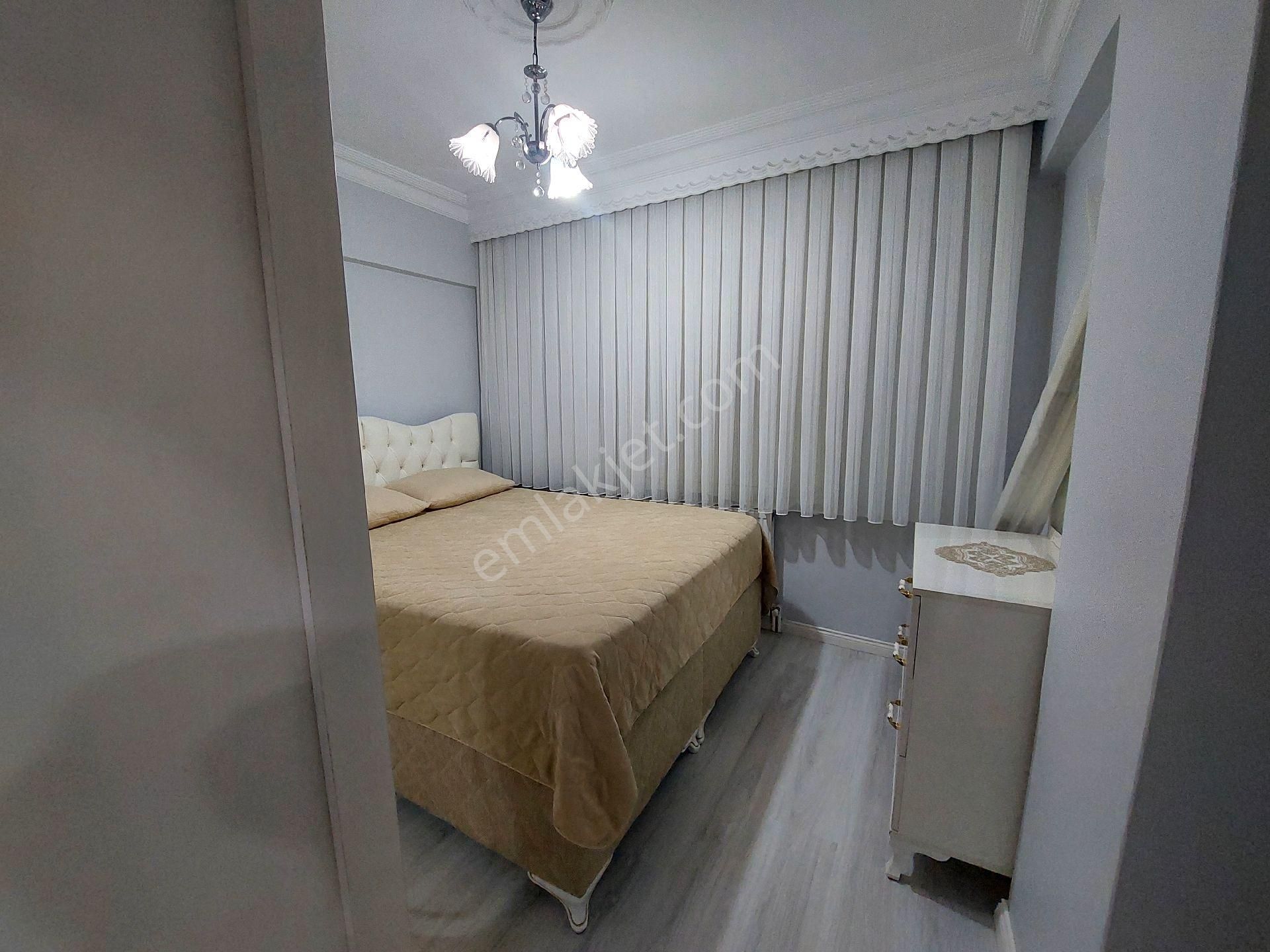 Gaziosmanpaşa Küçükköy Yeni Mah Acil Satılık 3.kat 2+1 100 M2 - Görsel 5