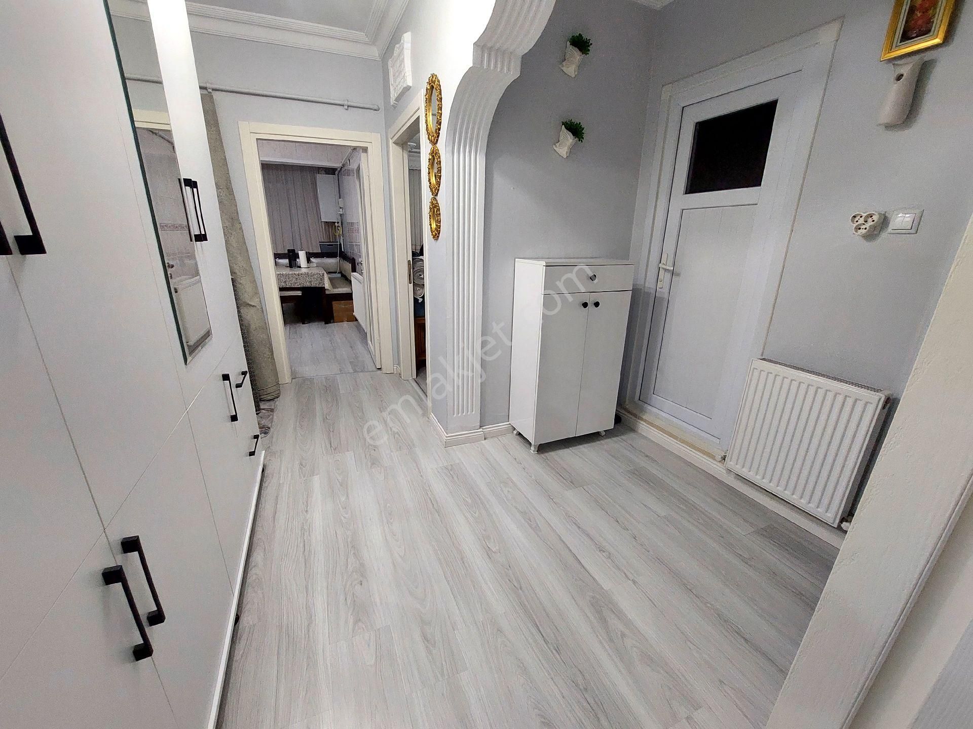 Gaziosmanpaşa Küçükköy Yeni Mah Acil Satılık 3.kat 2+1 100 M2 - Görsel 13