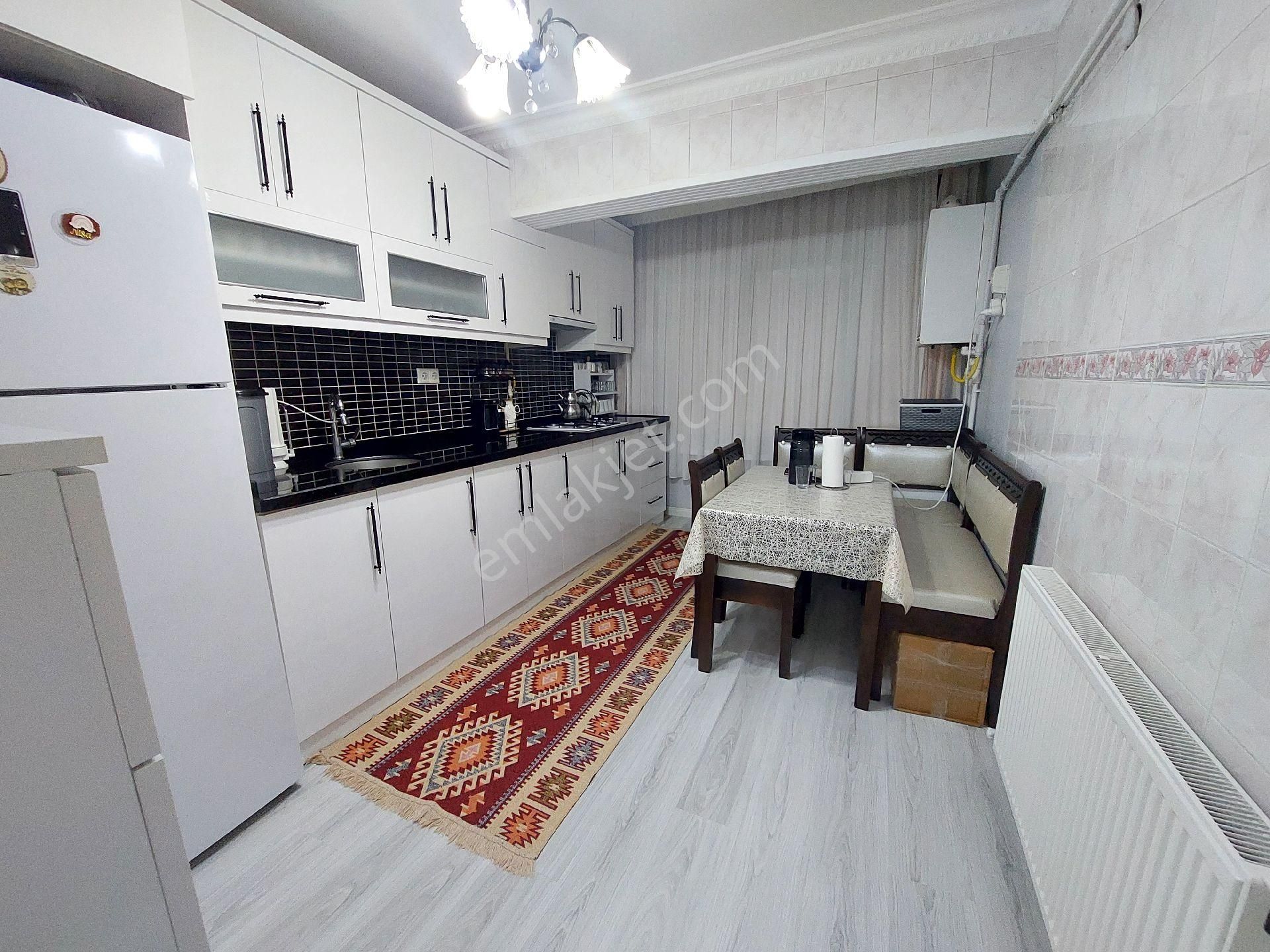 Gaziosmanpaşa Küçükköy Yeni Mah Acil Satılık 3.kat 2+1 100 M2 - Görsel 11