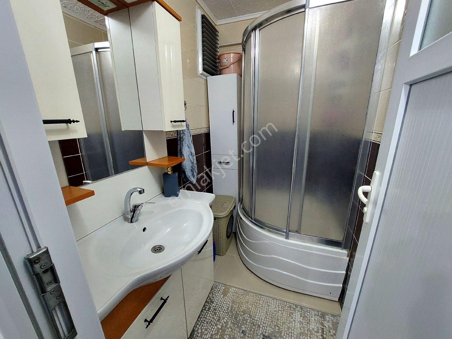 Gaziosmanpaşa Küçükköy Yeni Mah Acil Satılık 3.kat 2+1 100 M2 - Görsel 16