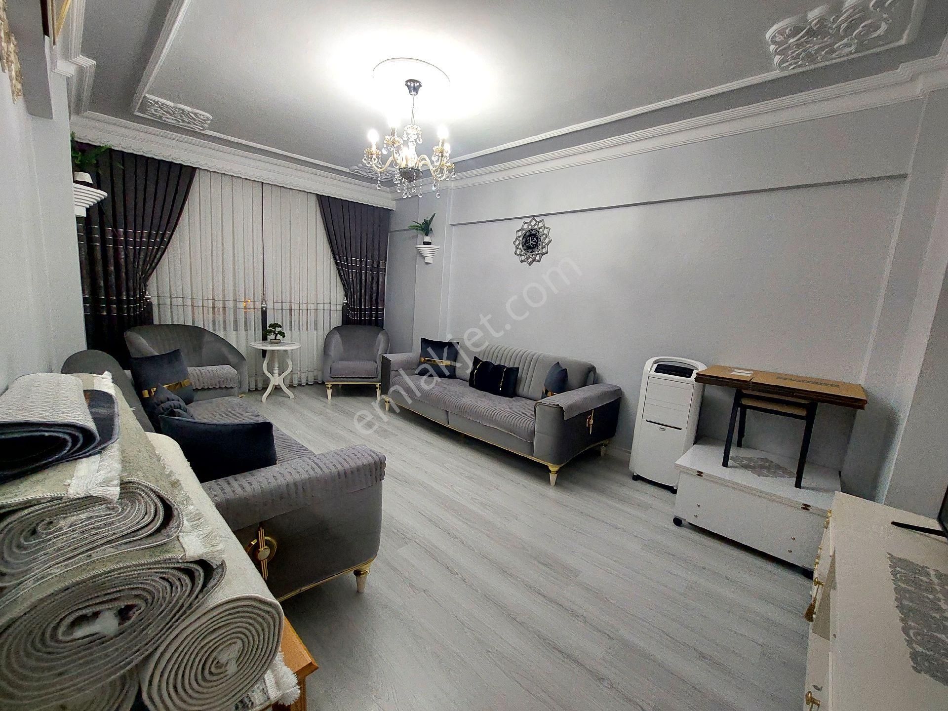 Gaziosmanpaşa Küçükköy Yeni Mah Acil Satılık 3.kat 2+1 100 M2 - Görsel 2