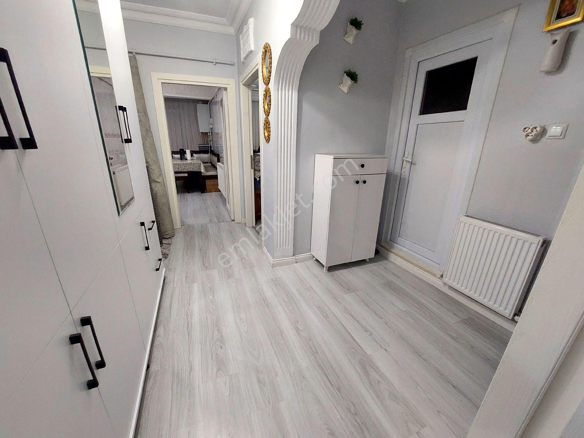 Gaziosmanpaşa Küçükköy Yeni Mah Acil Satılık 3.kat 2+1 100 M2 - Görsel 14