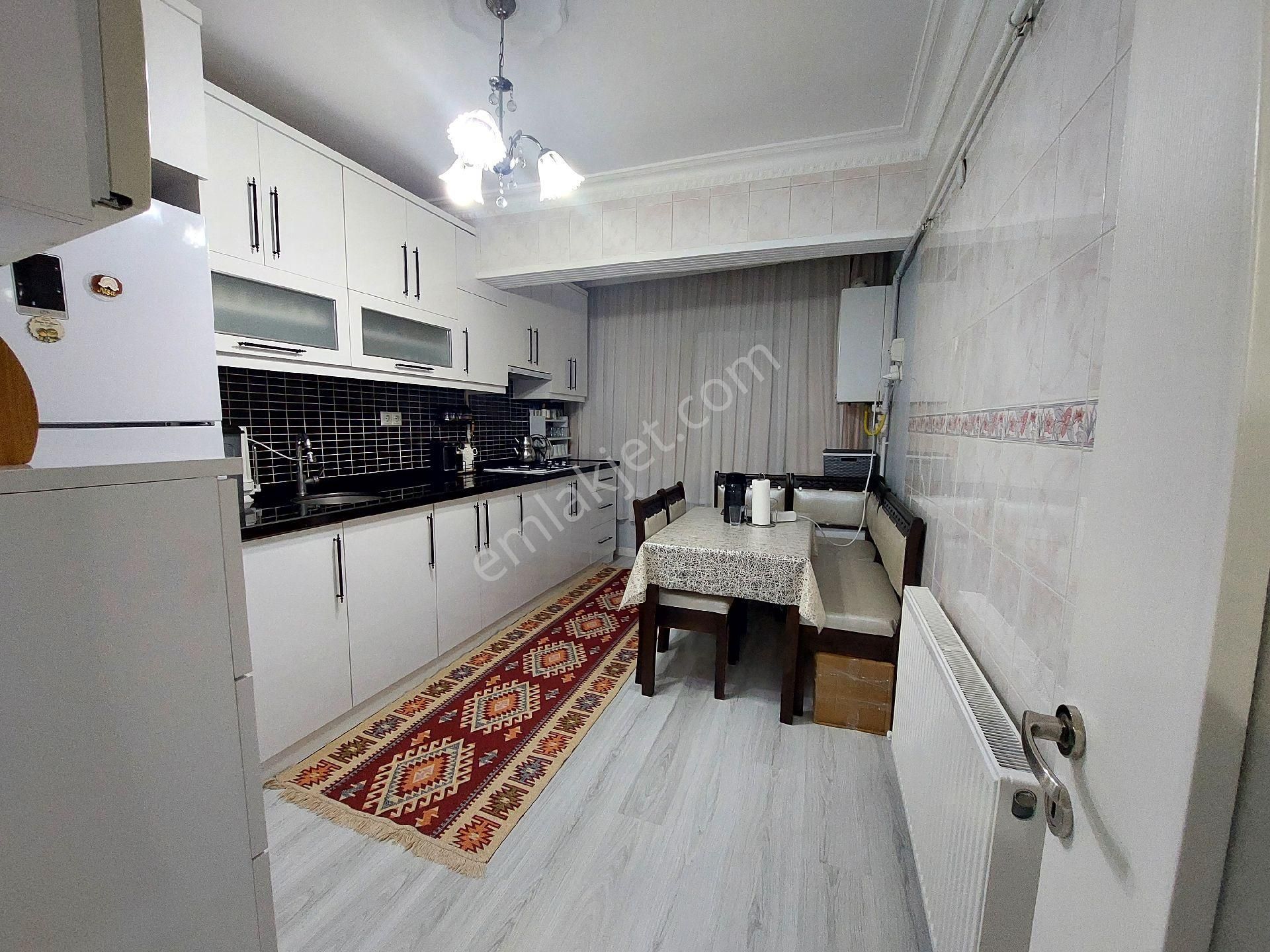 Gaziosmanpaşa Küçükköy Yeni Mah Acil Satılık 3.kat 2+1 100 M2 - Görsel 10