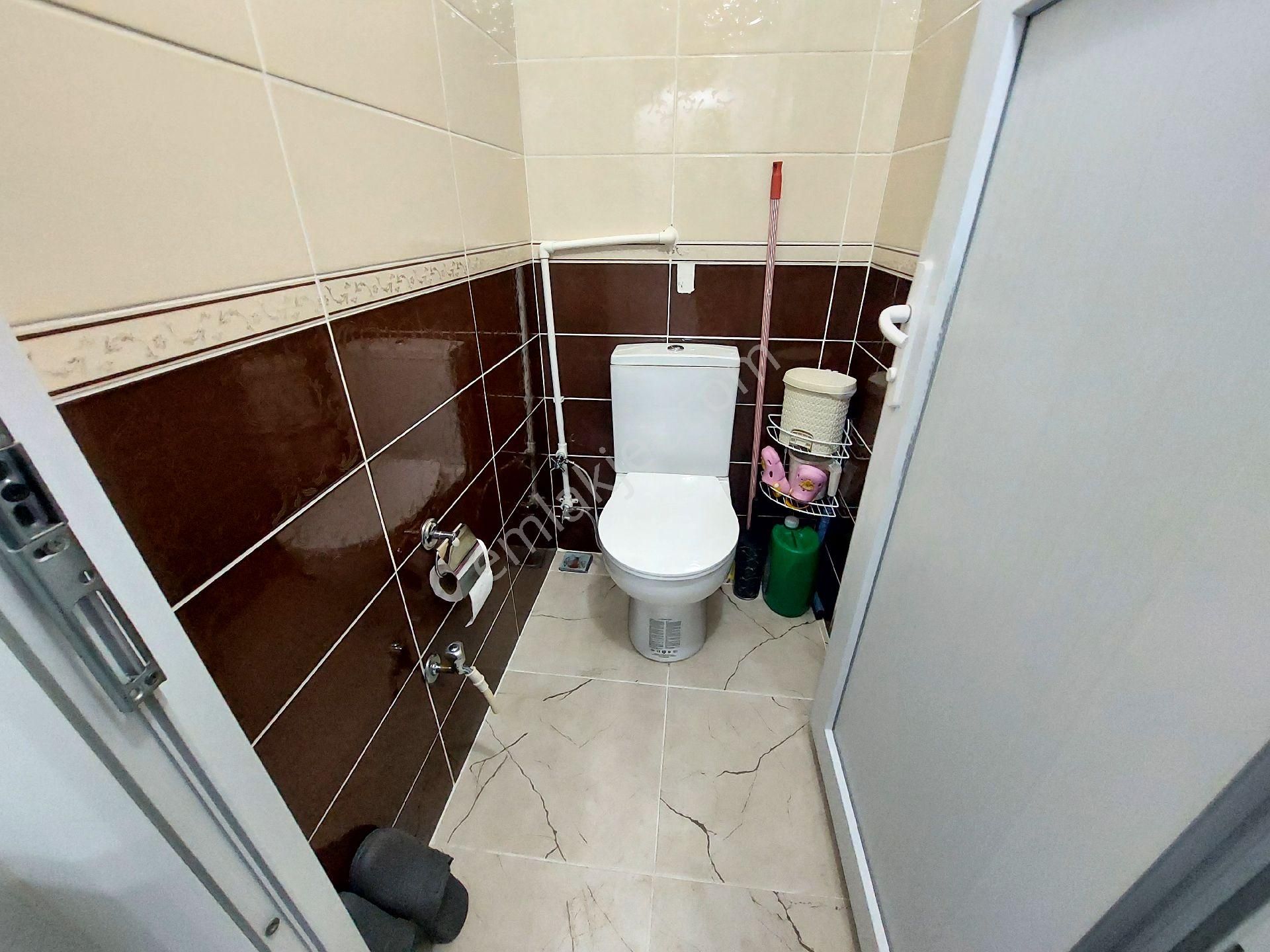 Gaziosmanpaşa Küçükköy Yeni Mah Acil Satılık 3.kat 2+1 100 M2 - Görsel 18