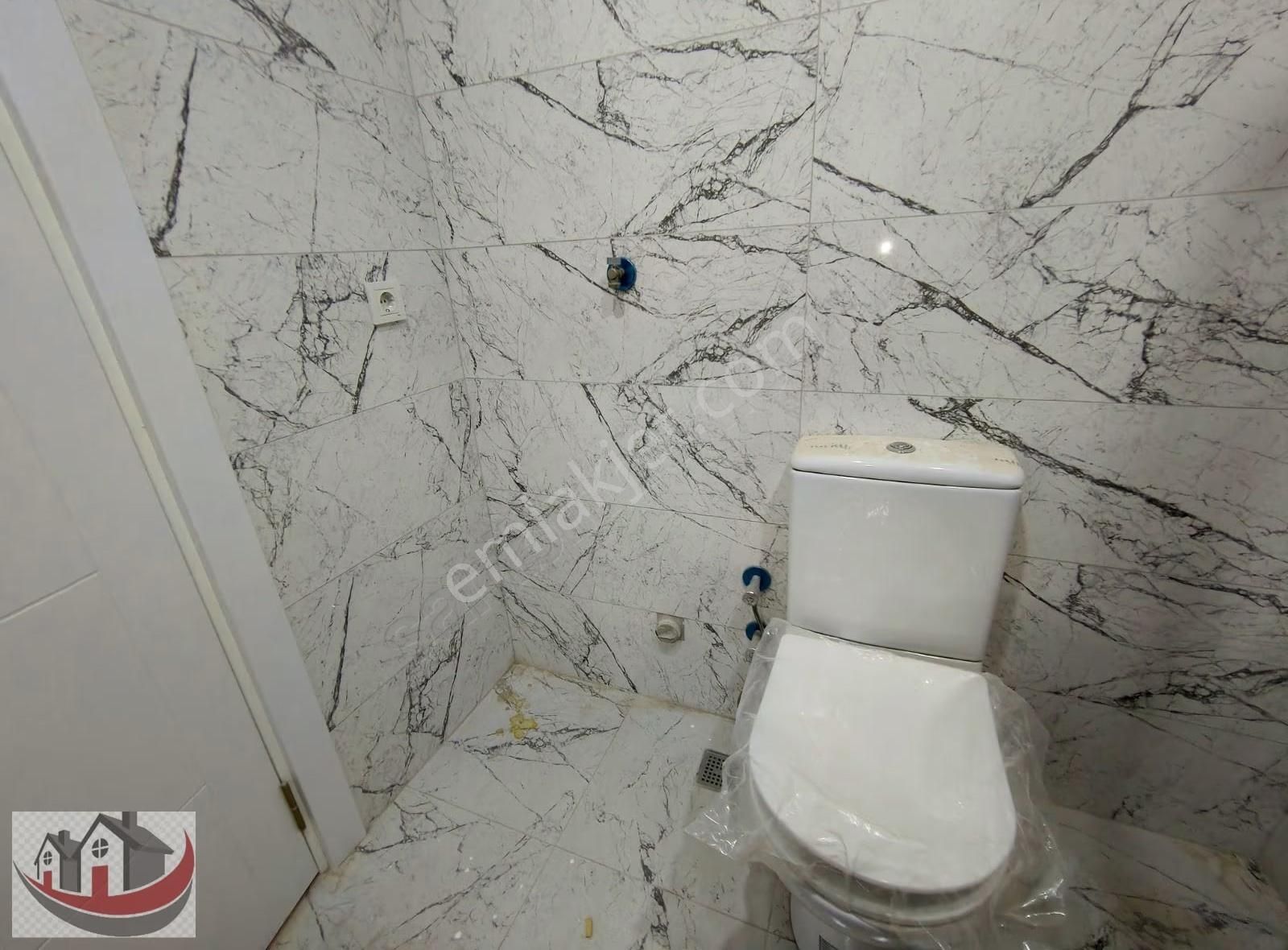 Güneyden Metroya 10 Dakika Yürüme 2+2.140 M2 Sıfır Dubleks