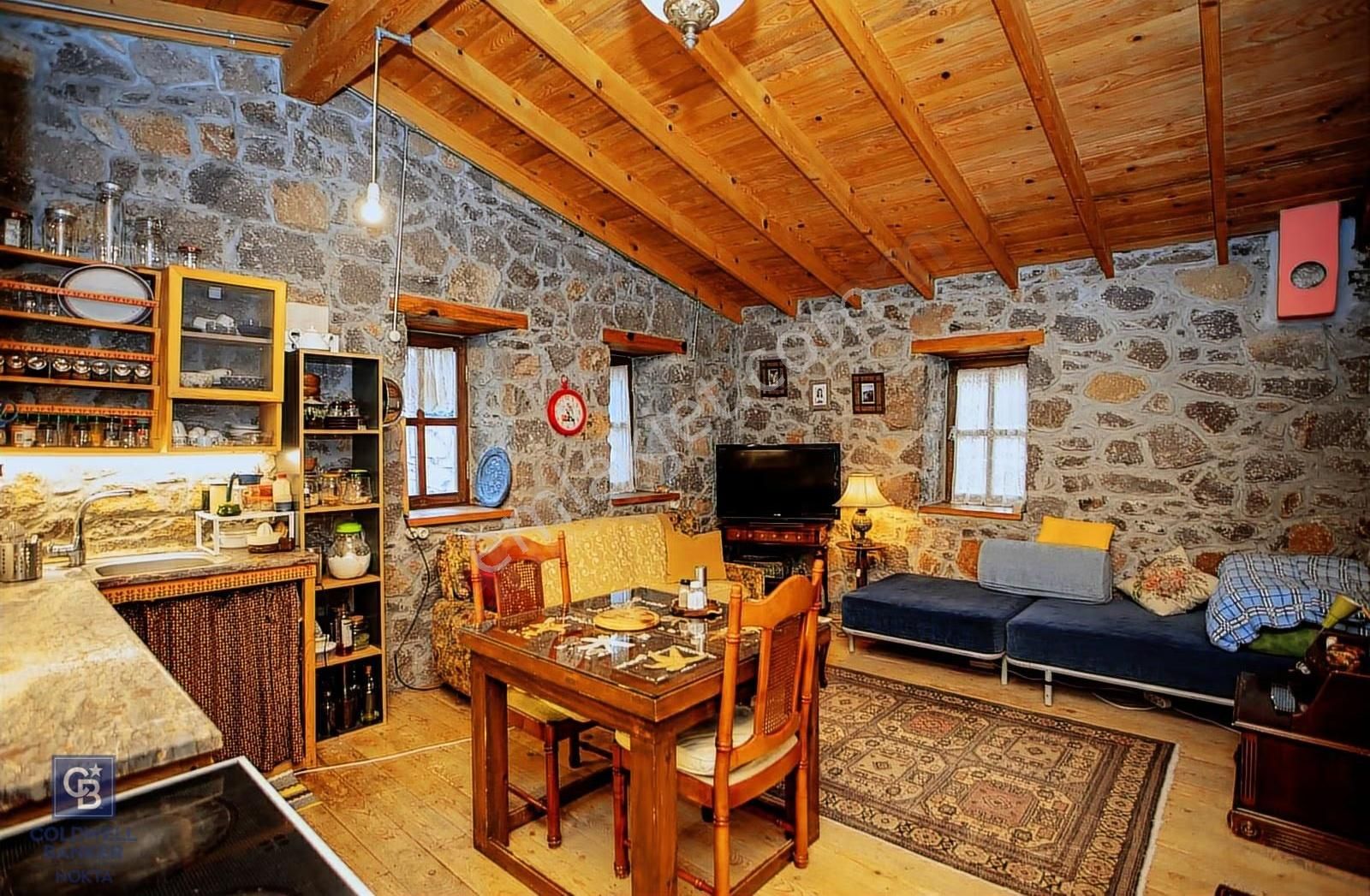 Foça Kozbeyli'de Satılık Arsa İçerisinde Taş Ev - Görsel 8