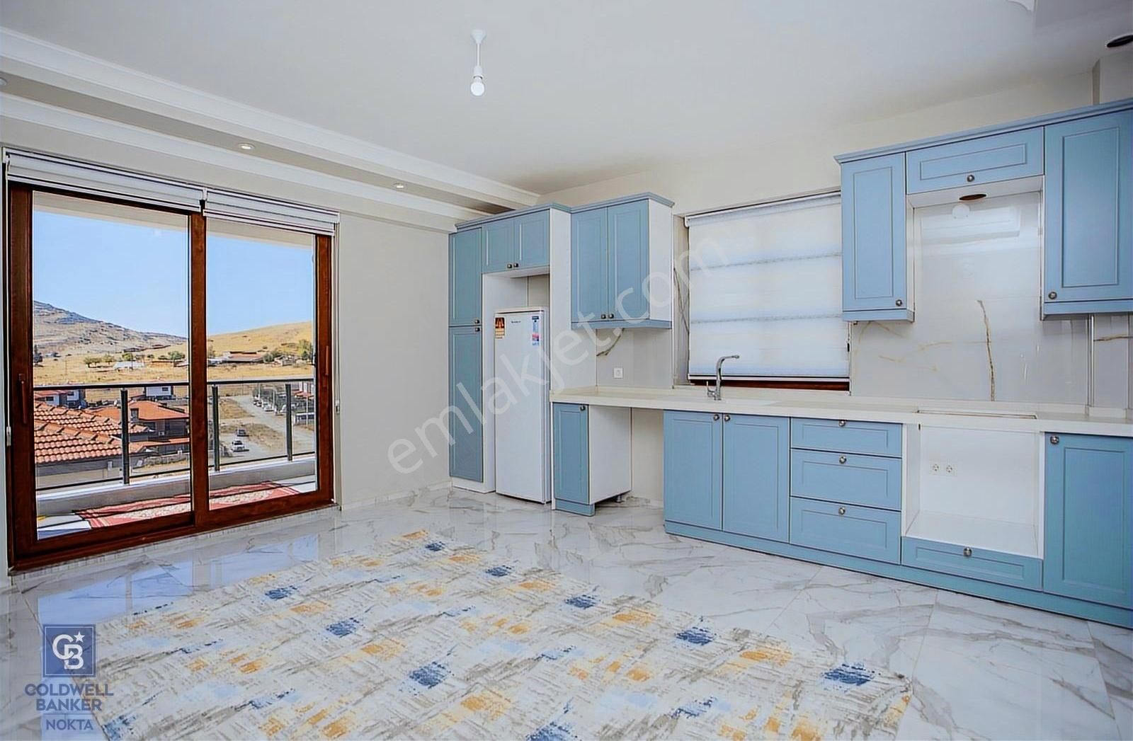 Foça Bağarası Kazım Dirik Mahallesinde Satılık 9+3 Villa - Görsel 8