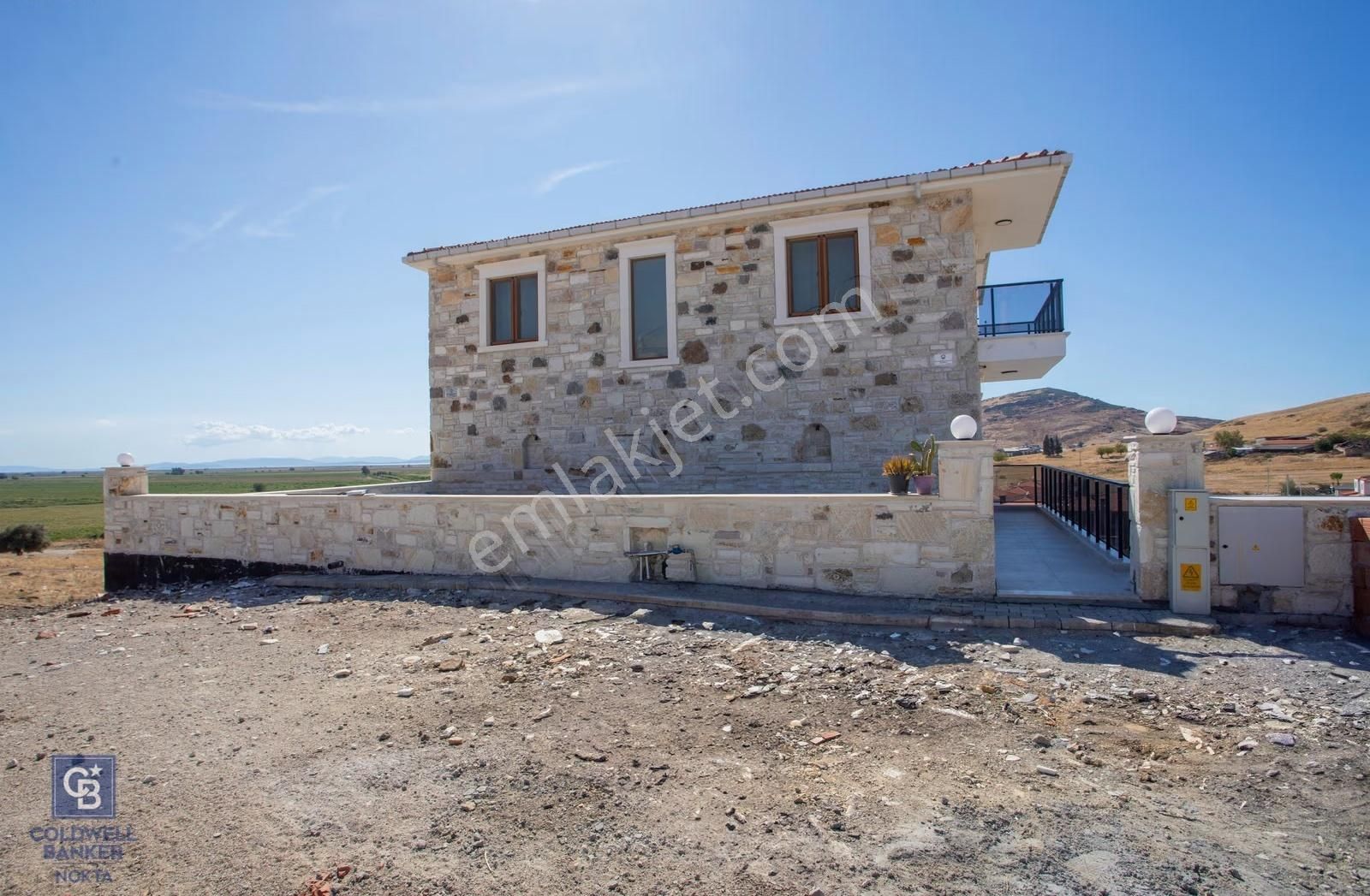 Foça Bağarası Kazım Dirik Mahallesinde Satılık 9+3 Villa - Görsel 26