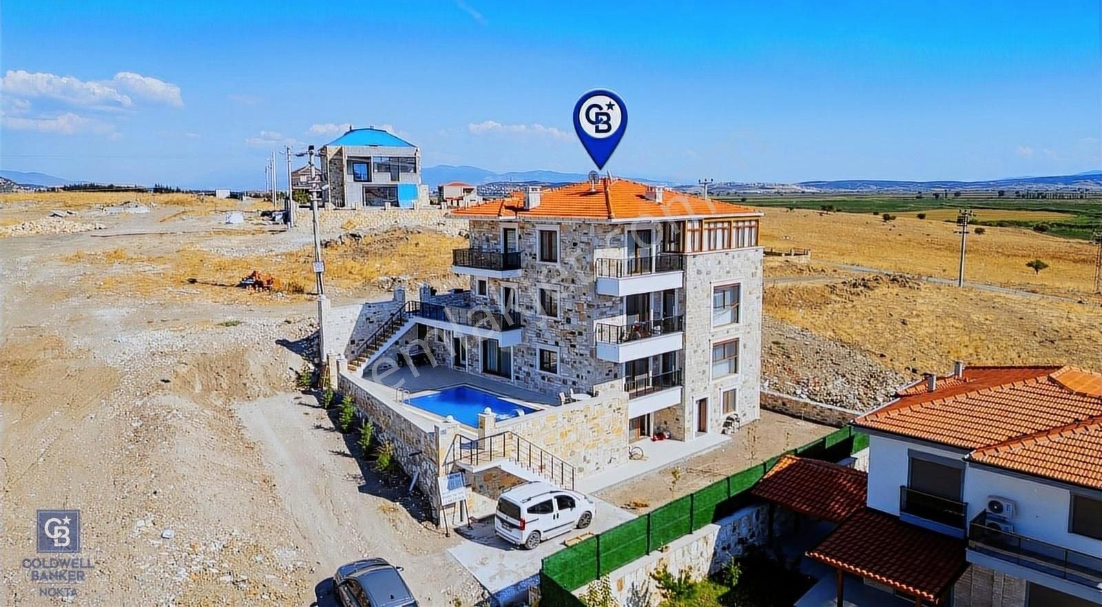Foça Bağarası Kazım Dirik Mahallesinde Satılık 9+3 Villa - Görsel 15