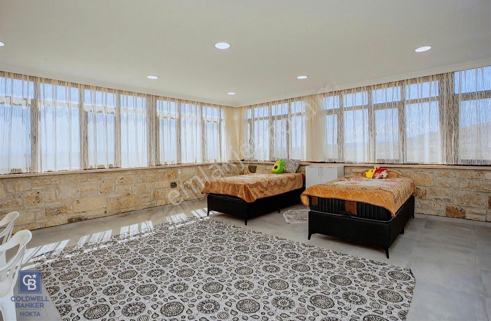 Foça Bağarası Kazım Dirik Mahallesinde Satılık 9+3 Villa - Görsel 5