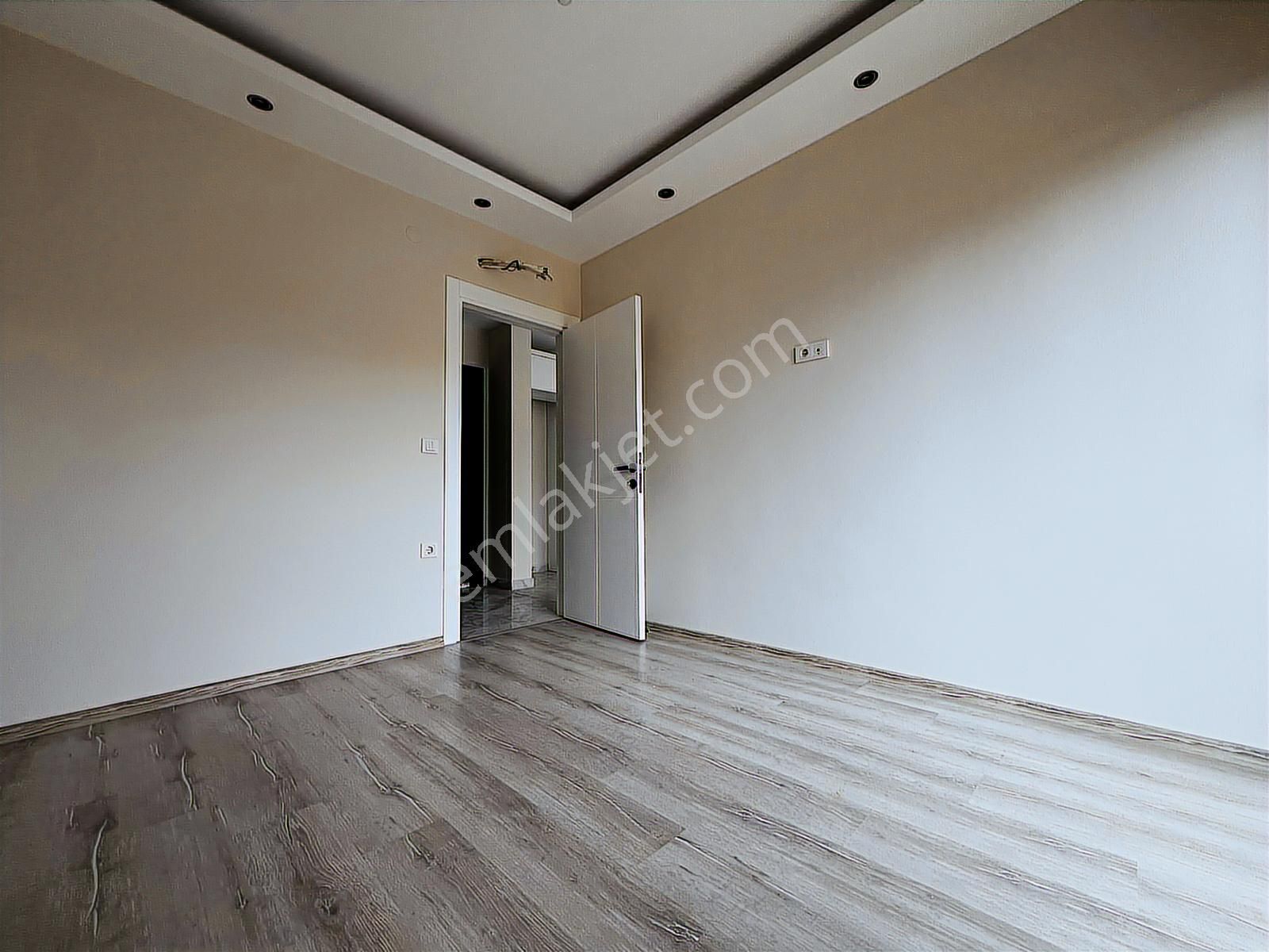 Obada Hastaneye Yakın Konumda Eşyasız Kiralık 1+1 Sıfır Daire - Görsel 5