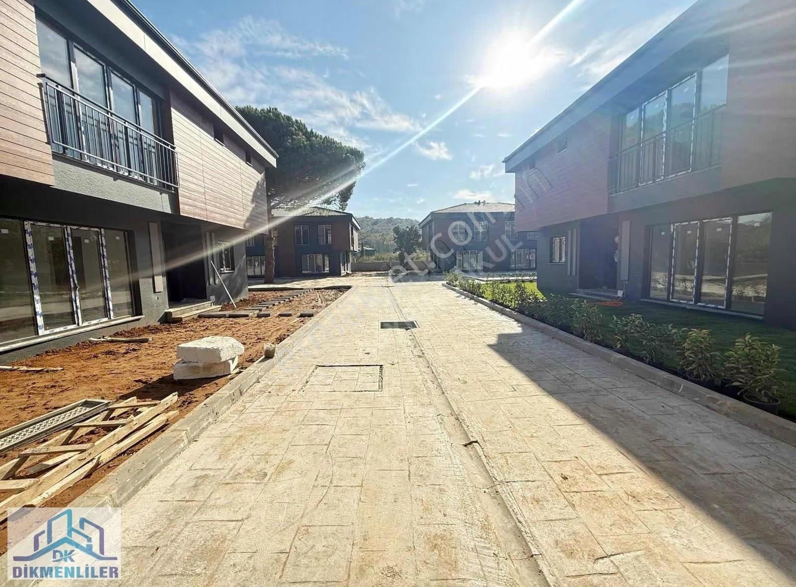 Dk Gayrımenkulden Ortak Havuzlu Sitede Müstakil Bahçeli 3+1villa