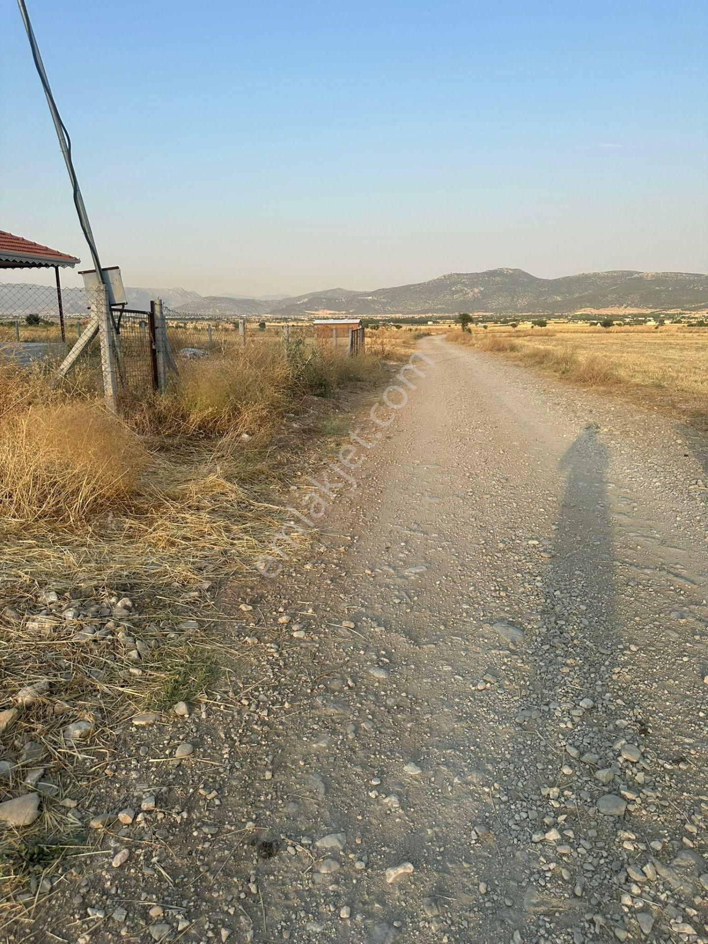 Antalya Korkuteli Çomaklıda Köy İçi Kaçırılmayacak Tarla - Görsel 6